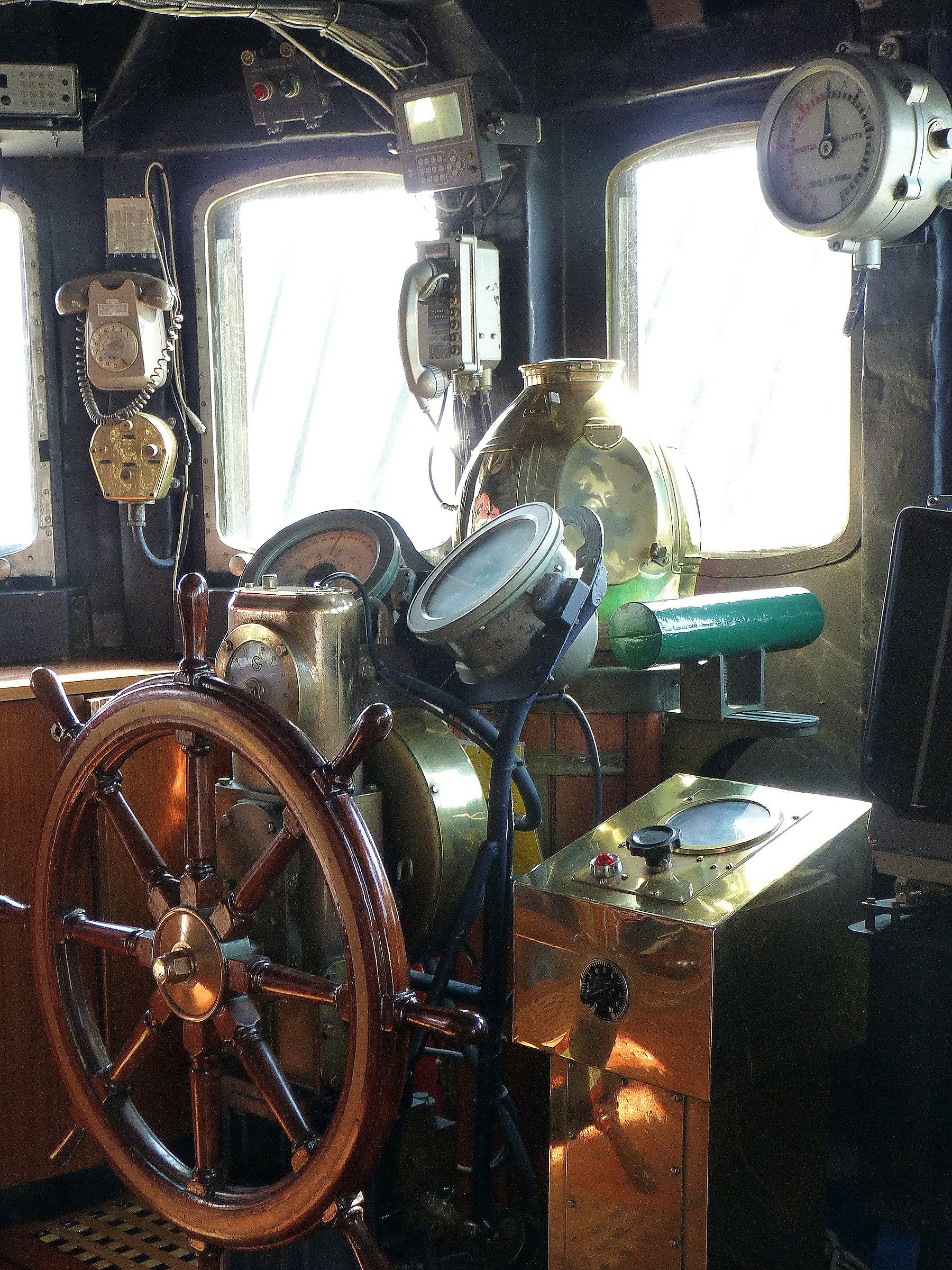 interno plancia prodiera