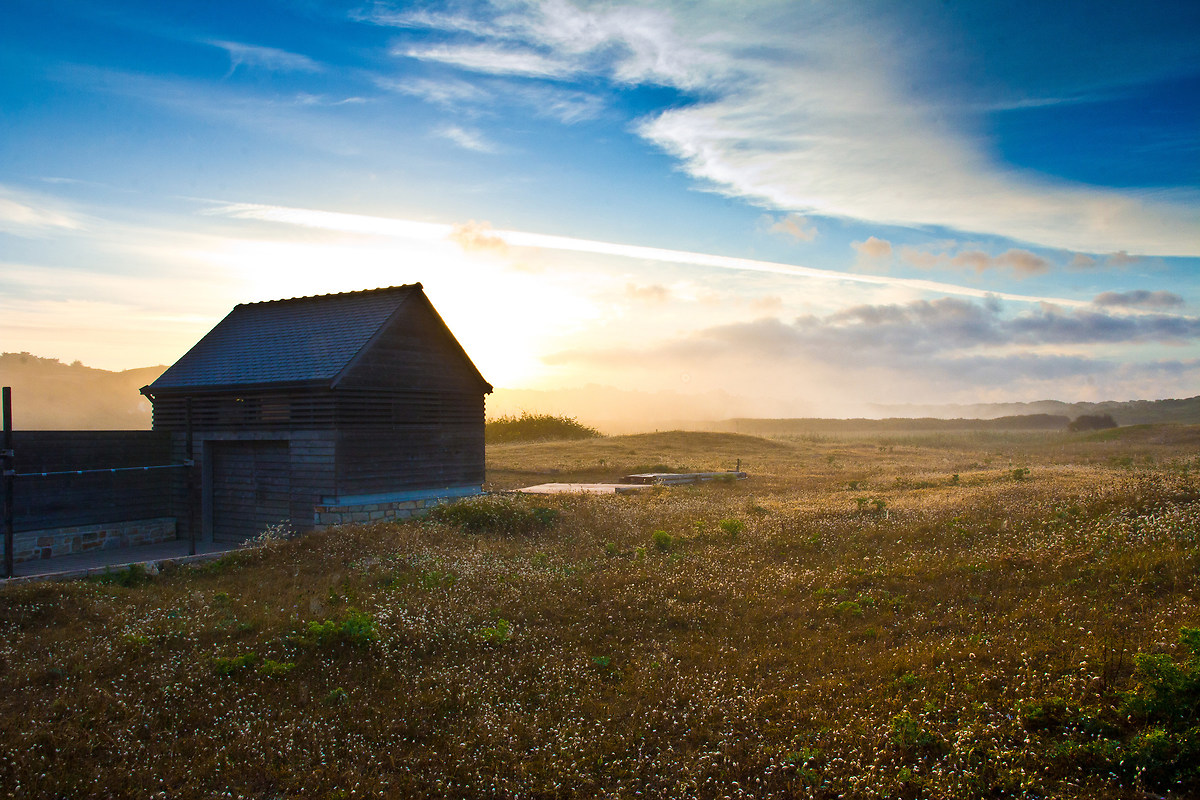 alba sulla Baie des Trépassés, Bretagna