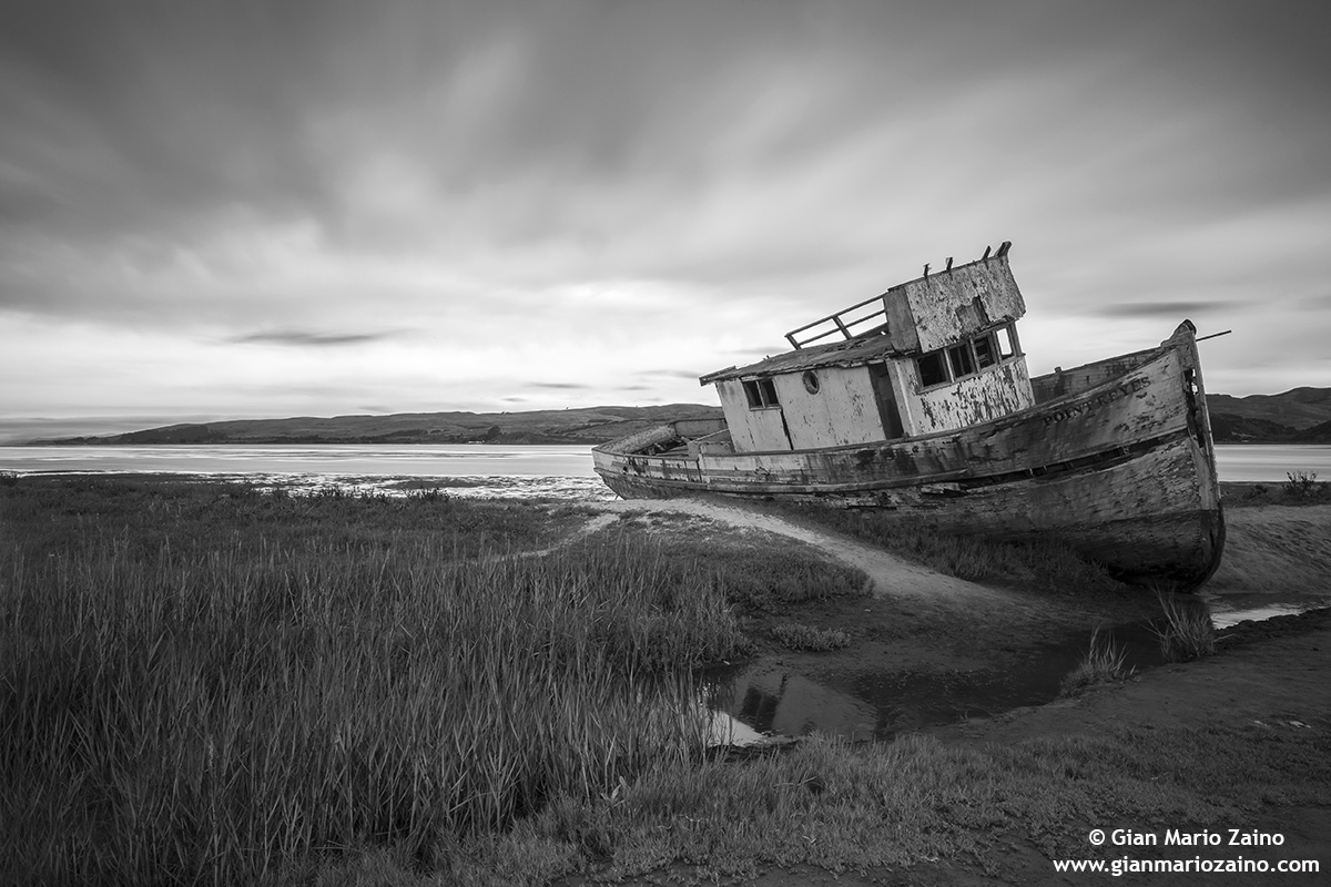 USA - Inverness - "Shipwreck" - 01