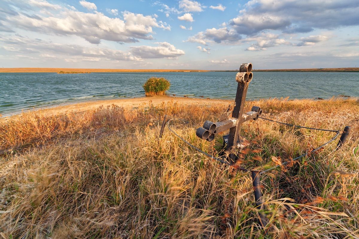 Cross the lake (color version)