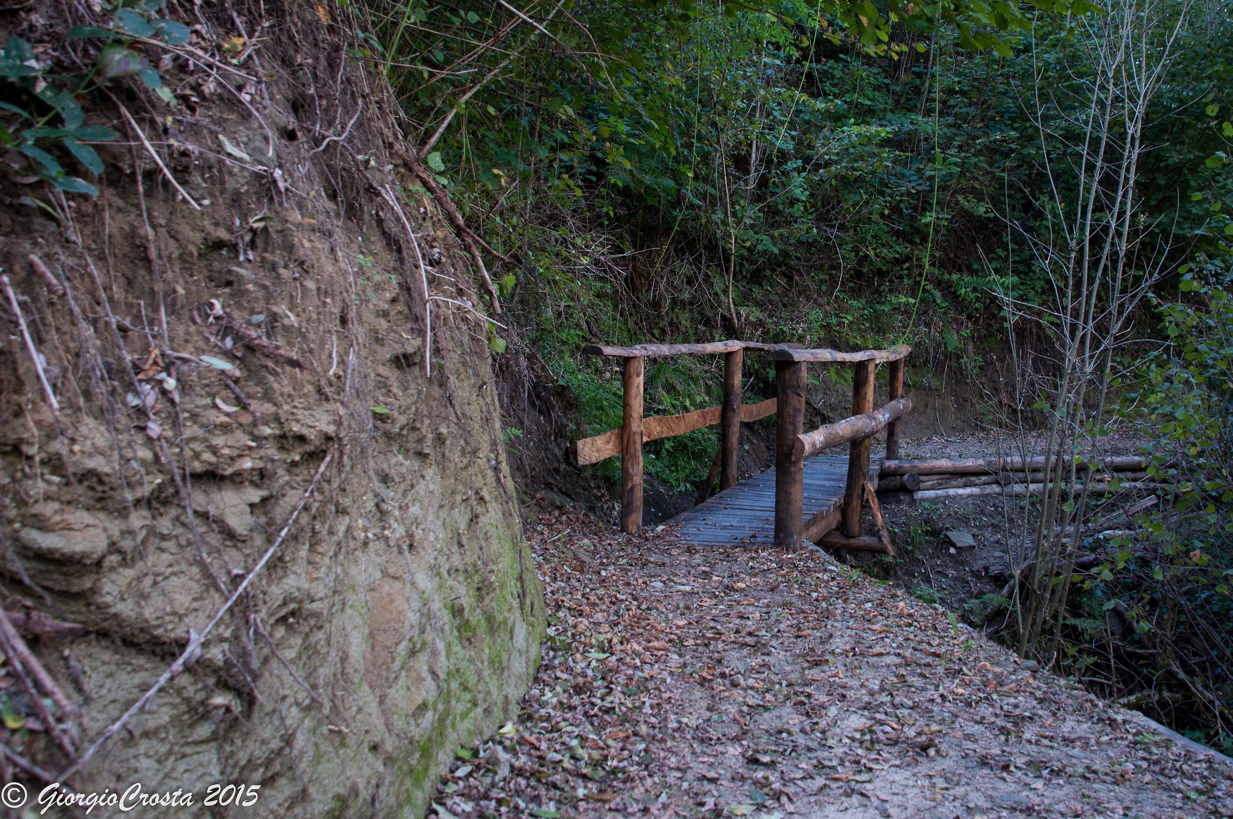 Ponte sul sentiero delle Cave pietra Molera