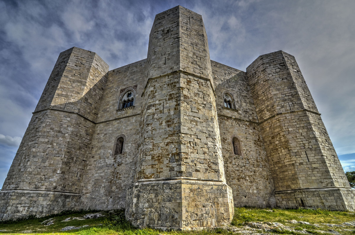 The fortress of the mysteries, Castel del Monte
