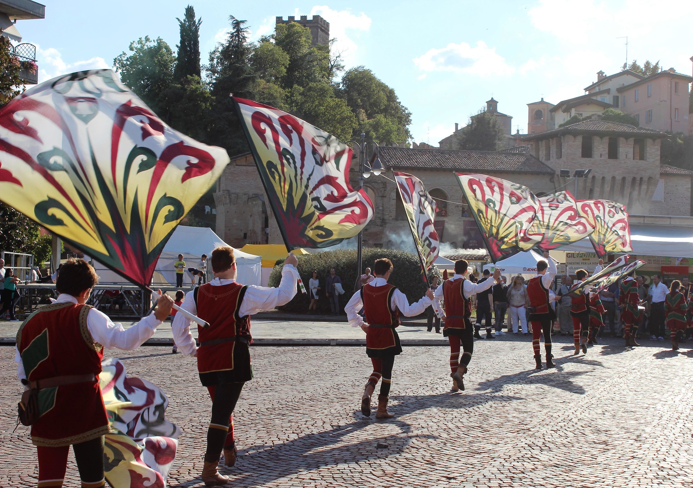 Sbandieratori alla Festa dell'Uva
