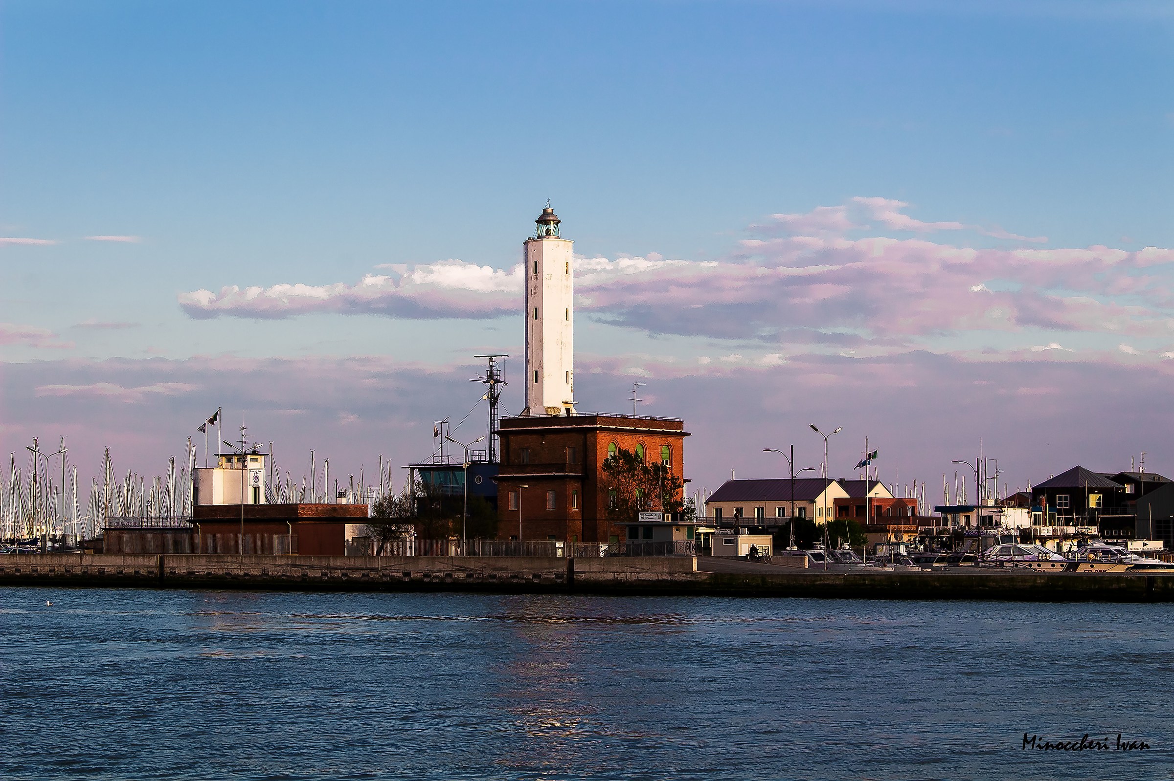 Il faro di giorno