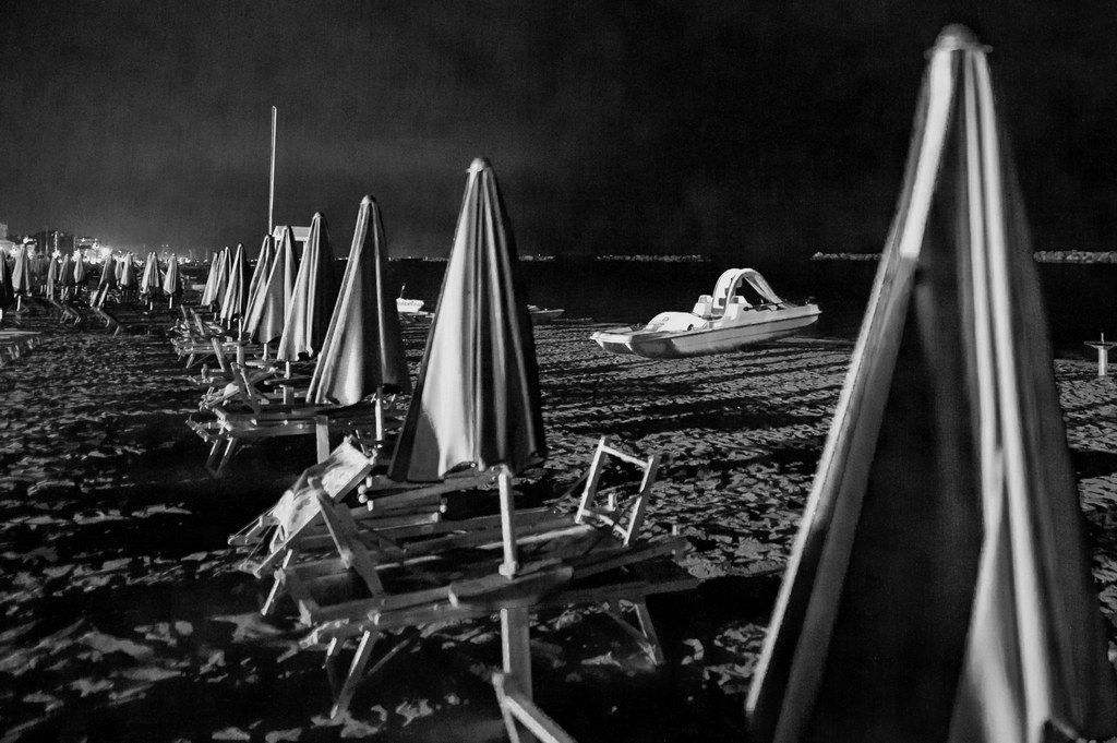 Night at the beach bw