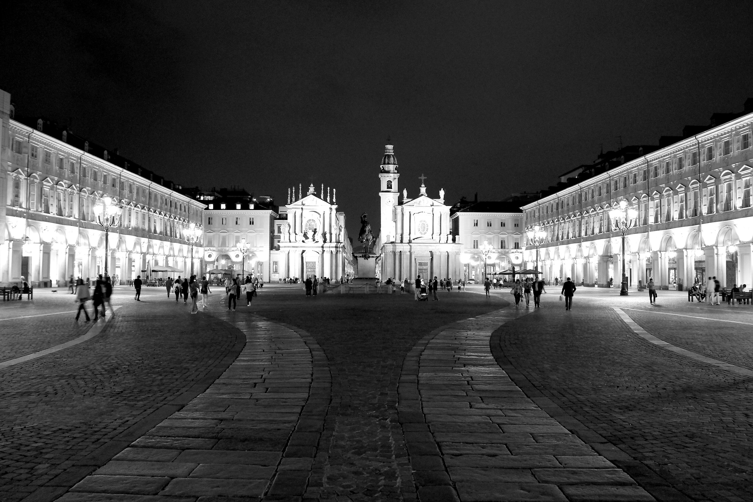 Turin: a symmetrical Piazza San Carlo