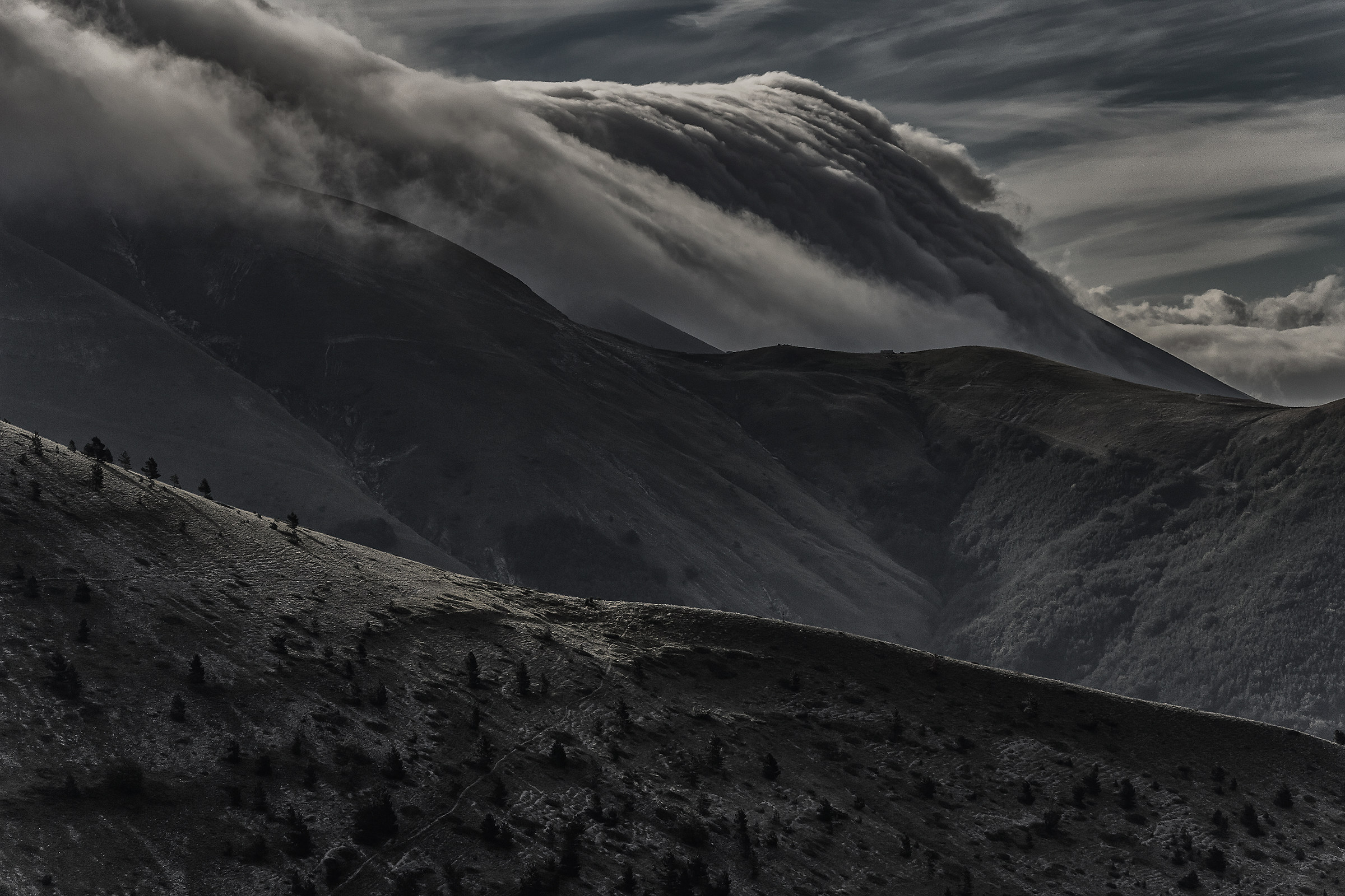 The cascade of clouds