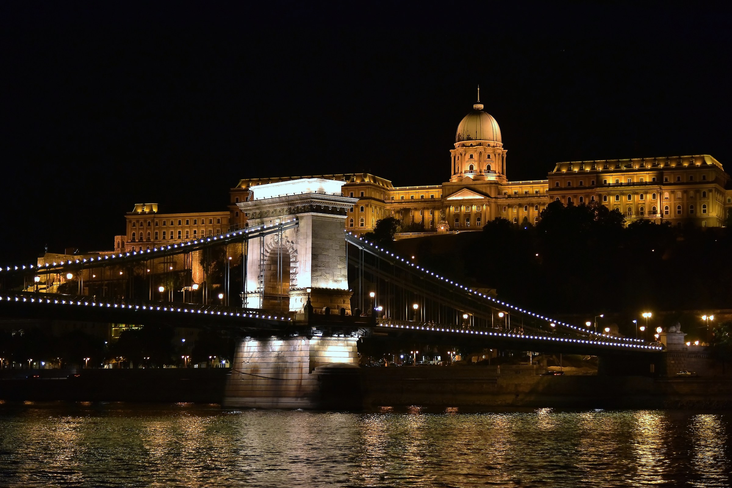Chain Bridge and Royal Palace