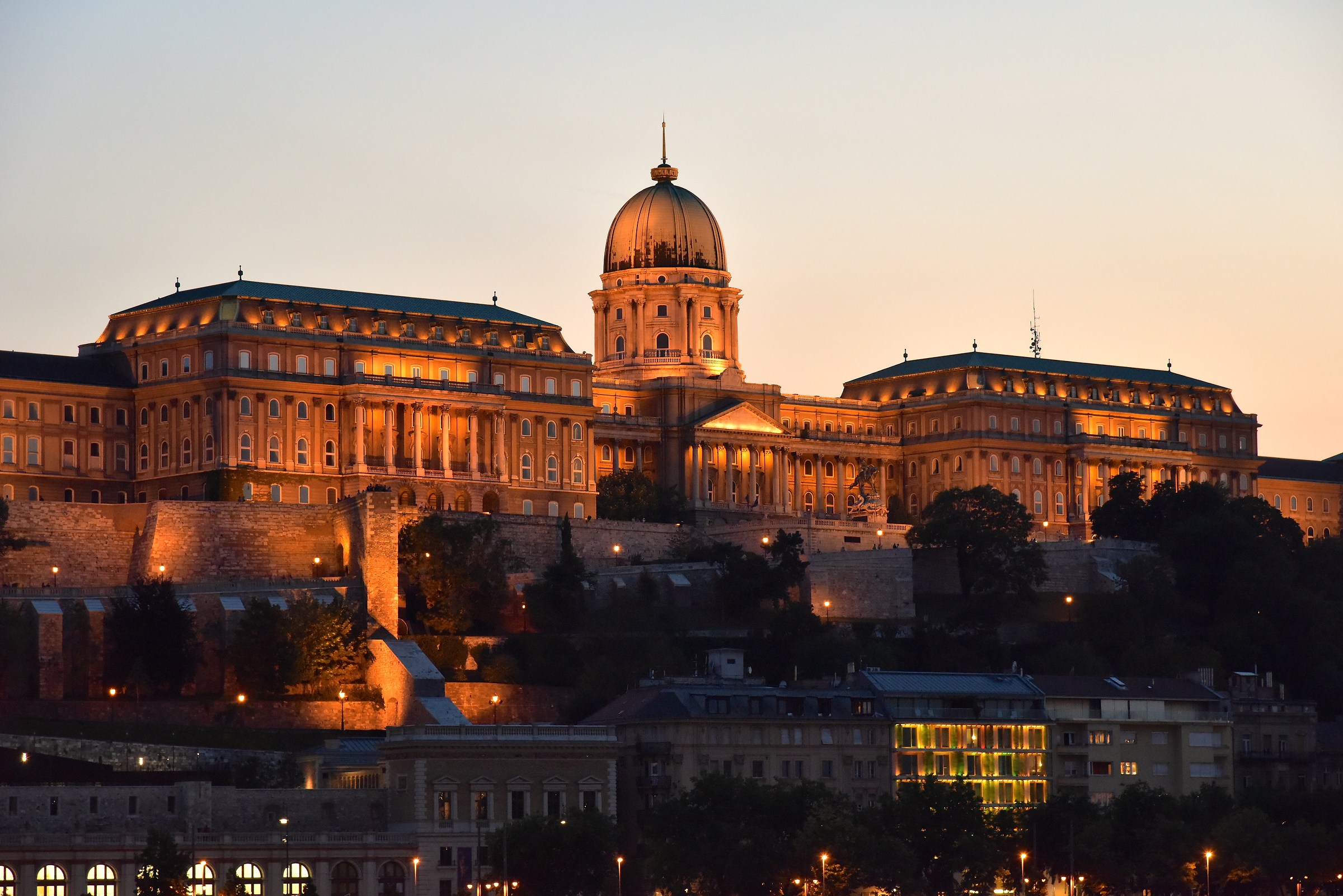 palazzo reale al tramonto