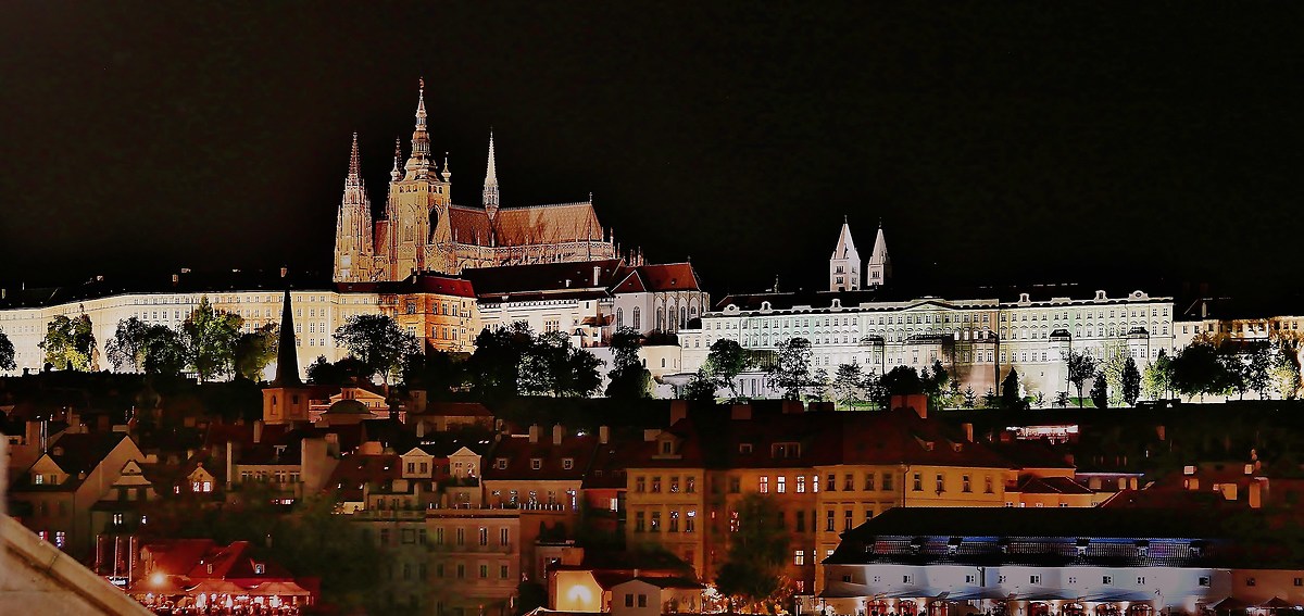 Cattedrale di San Sisto in notturna - praga -