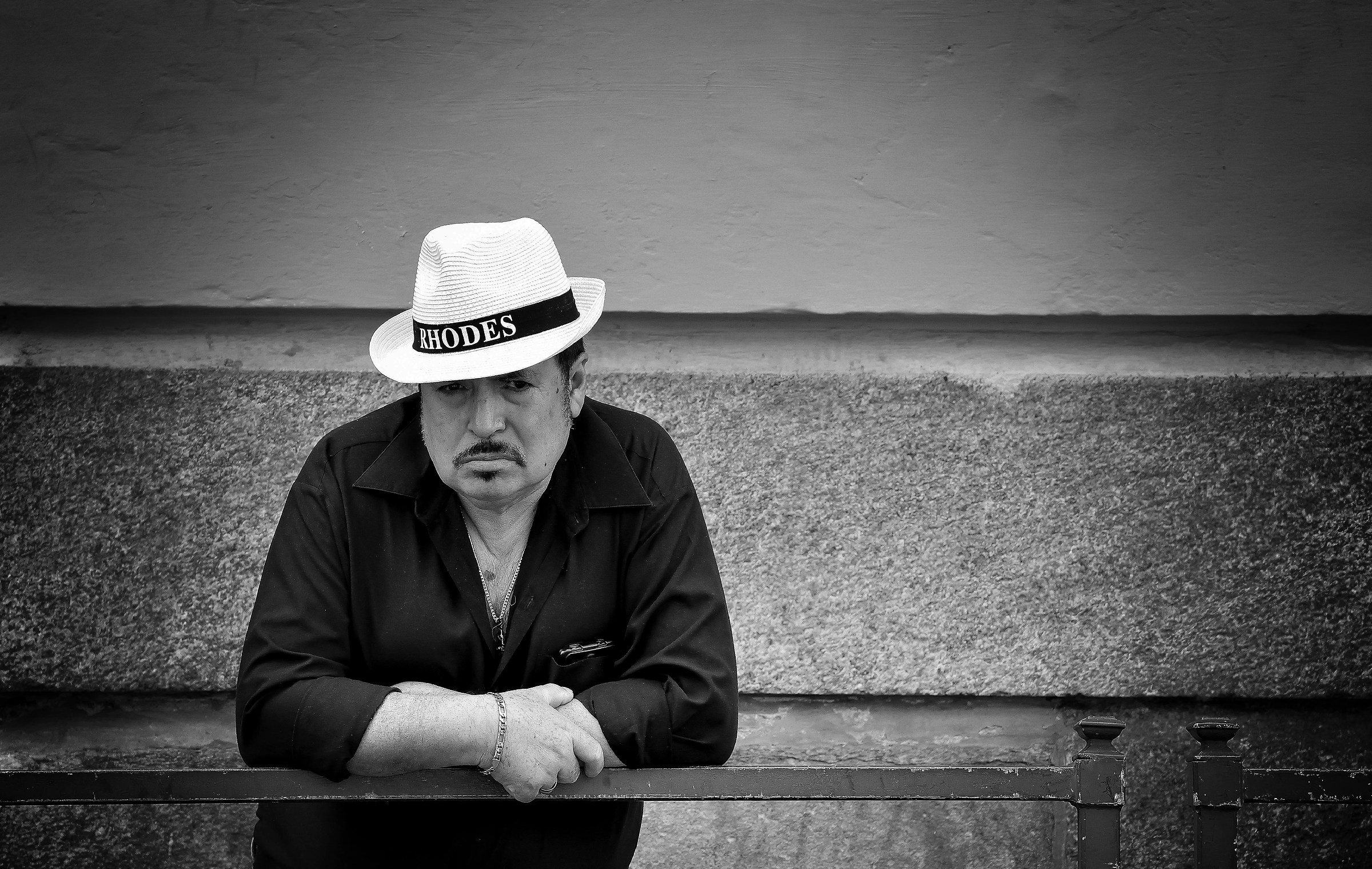 lo sguardo..................