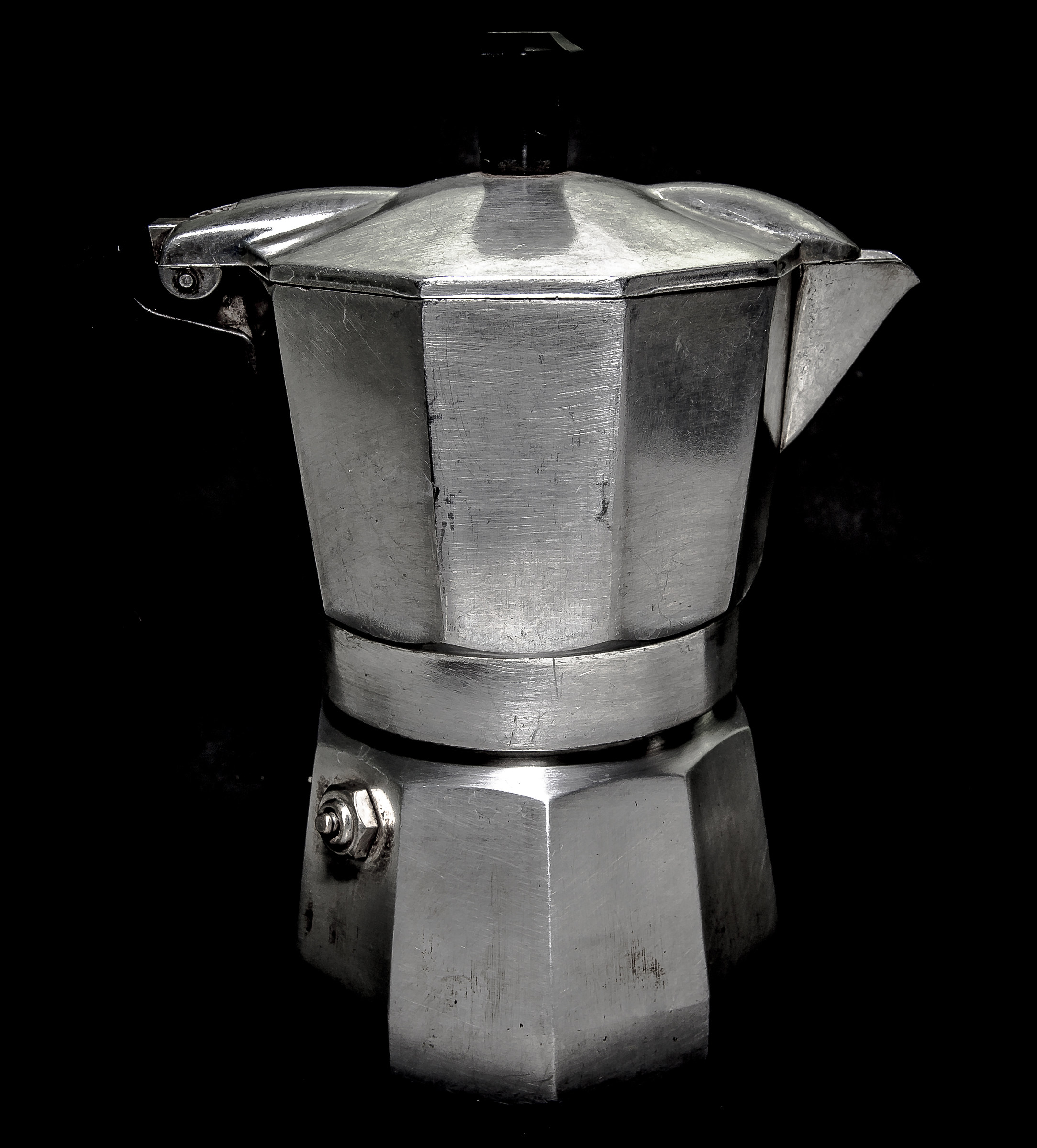 ..e invece e c'aiutà c'abboffano e' cafè.[Pino...