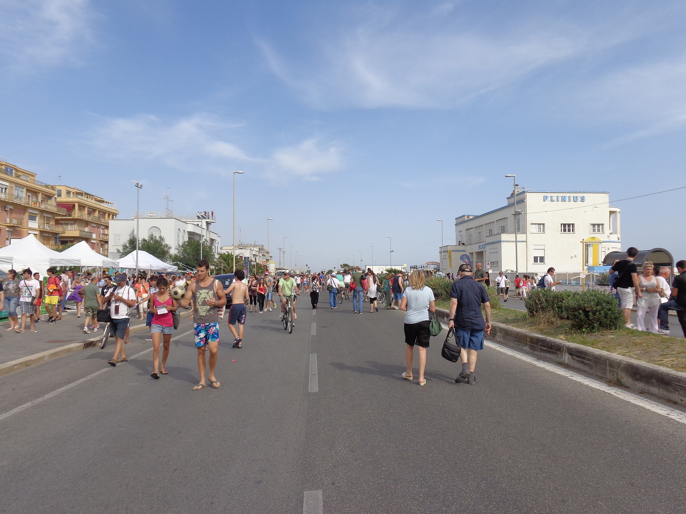 Ostia: people going, people coming
