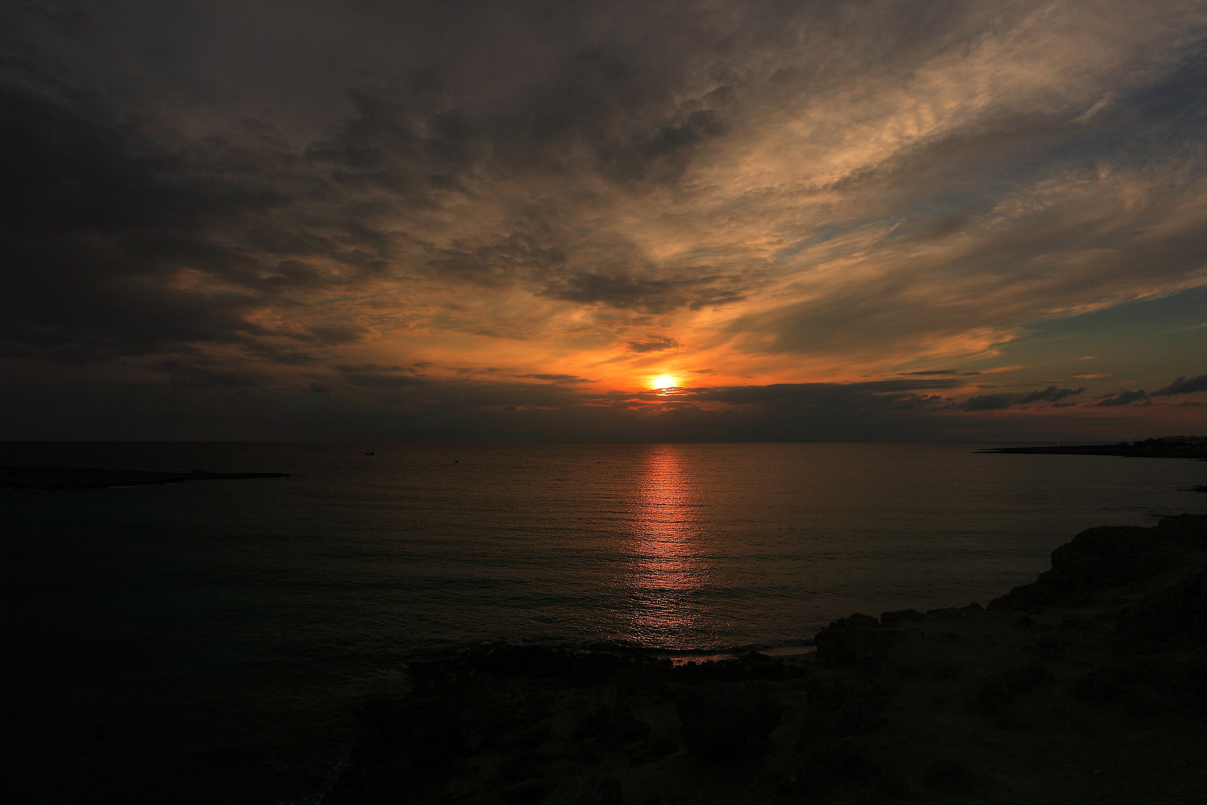 canon 1ds-mkll + canon ef 17/40 l