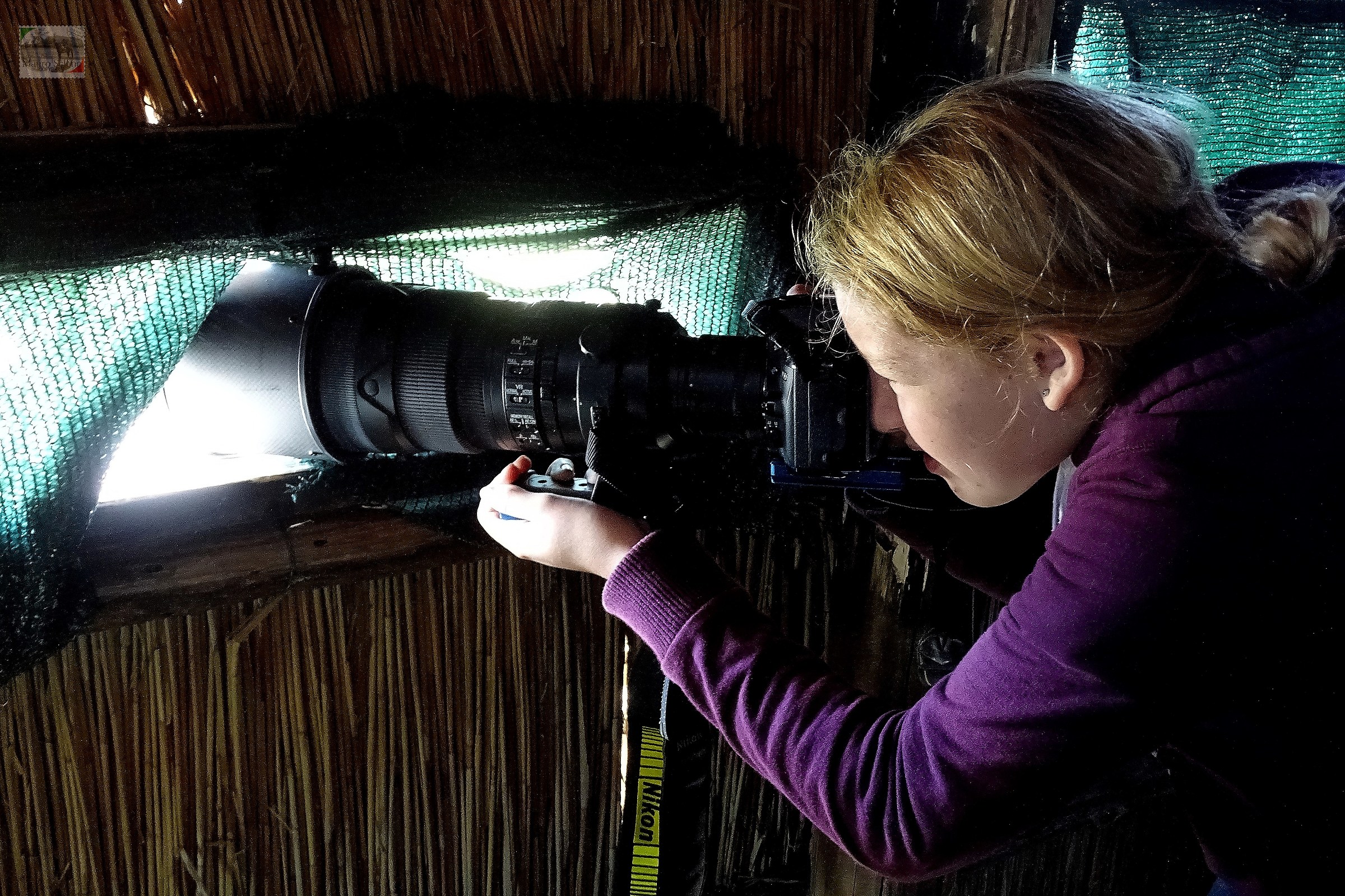 Giovane Fotografa Svizzera al capanno
