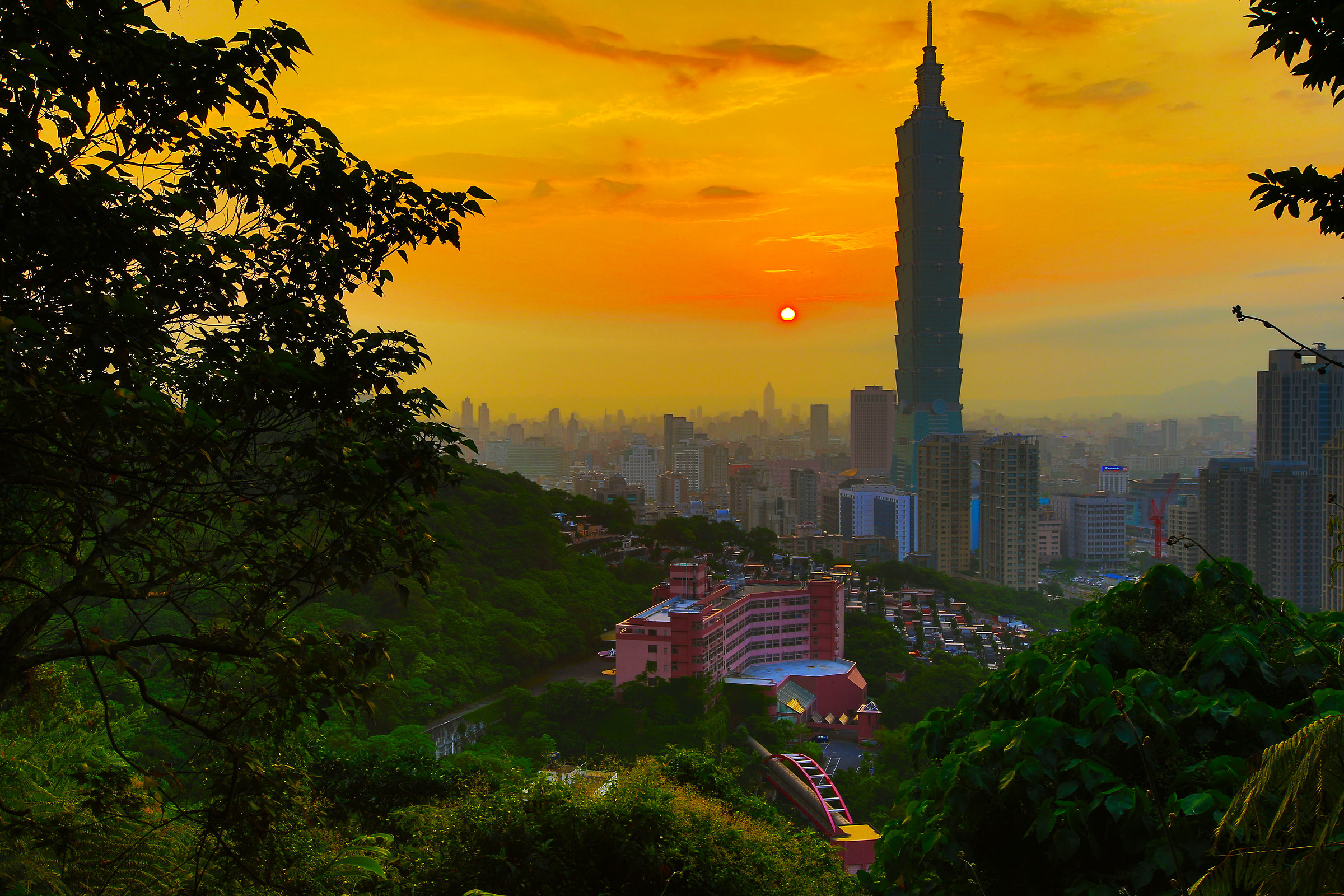 Taipei from Elephant mount