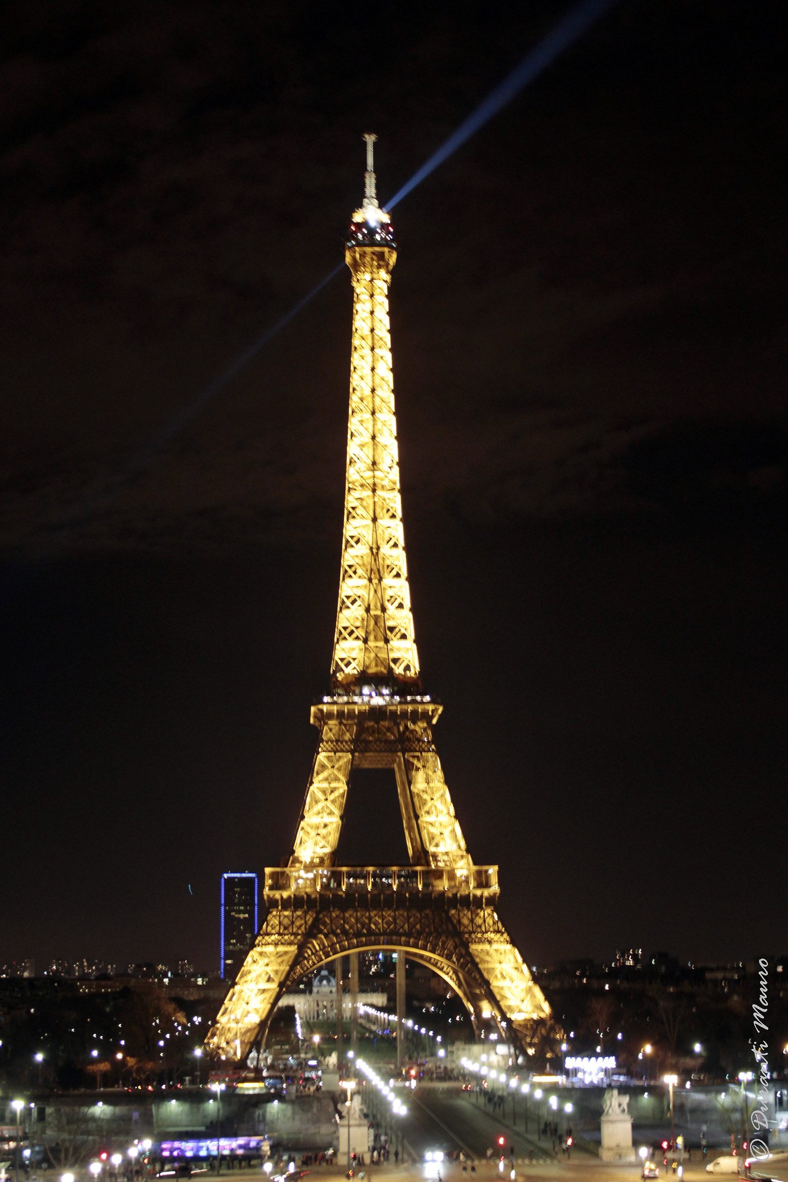 La Tour Eiffel di notte