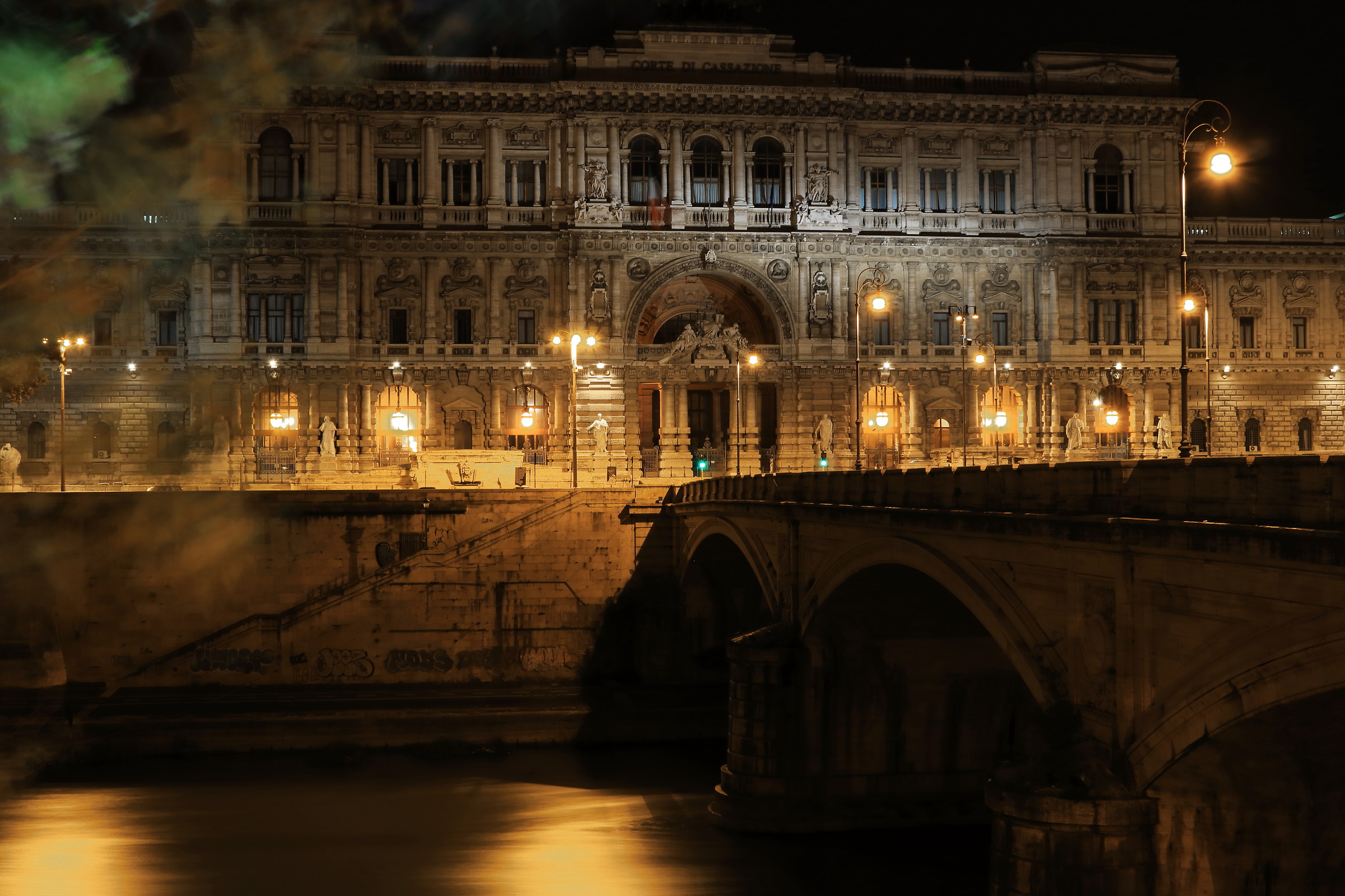 Dalla parte opposta .