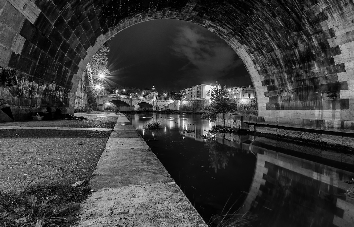 finestra sotto Ponte SantAngelo