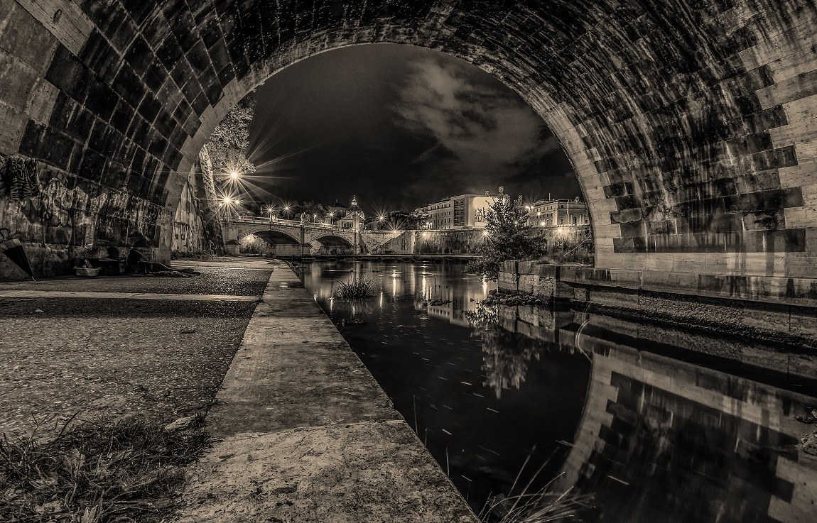 finestra sotto Ponte SantAngelo