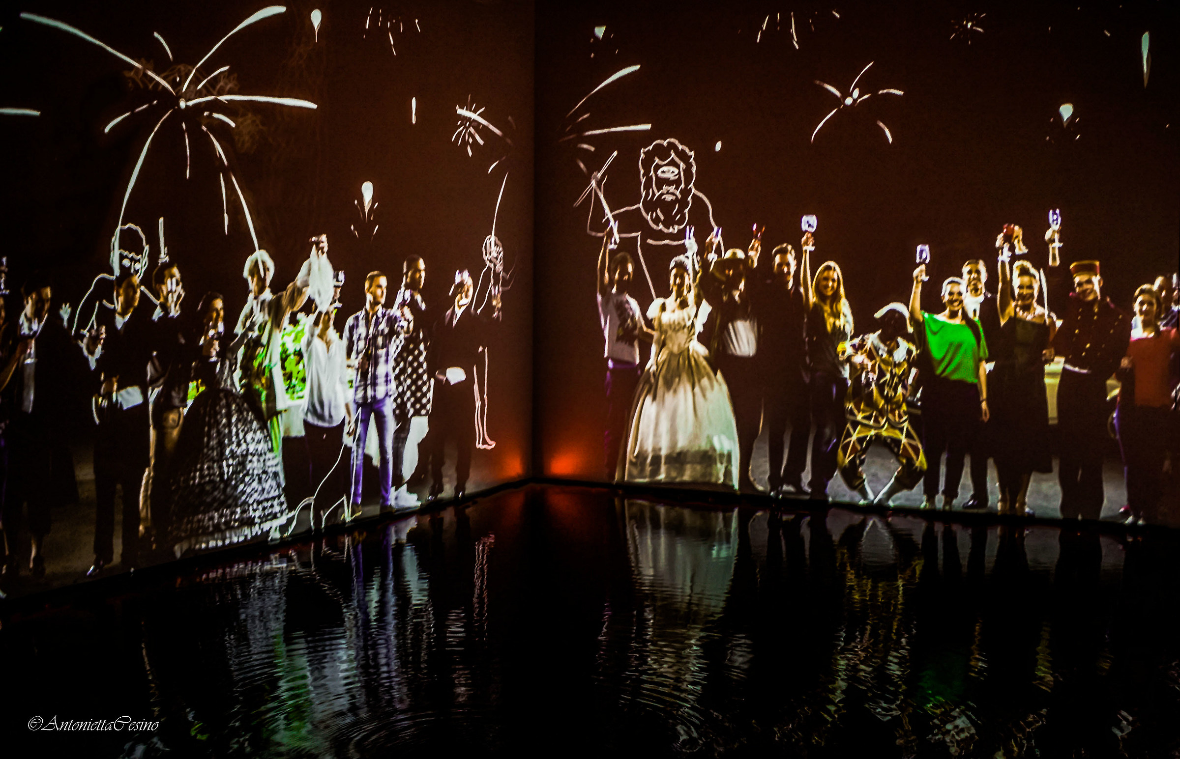 Projecting onto a tub full of good red wine - Expo