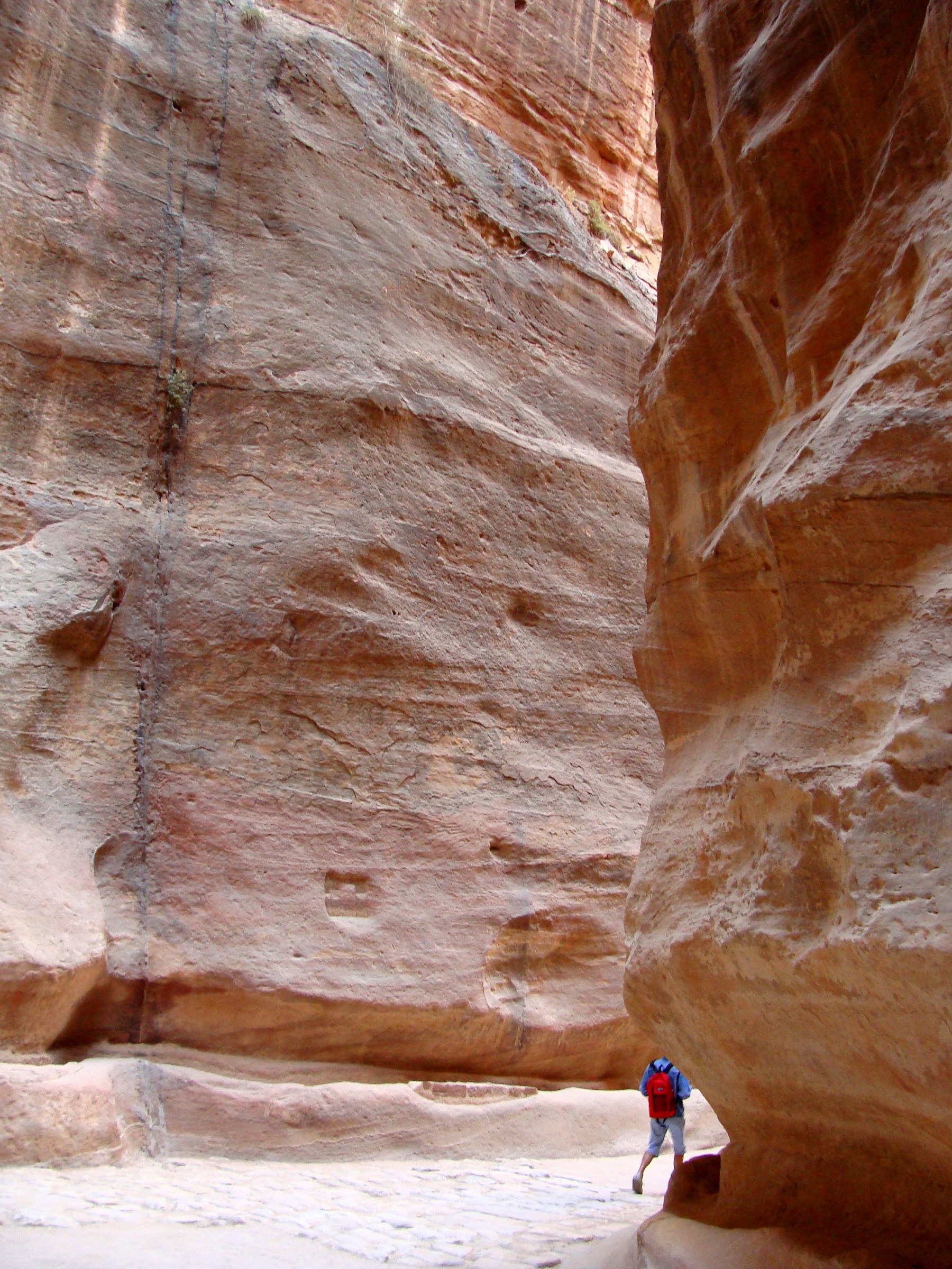 Piccoli uomini vanno.