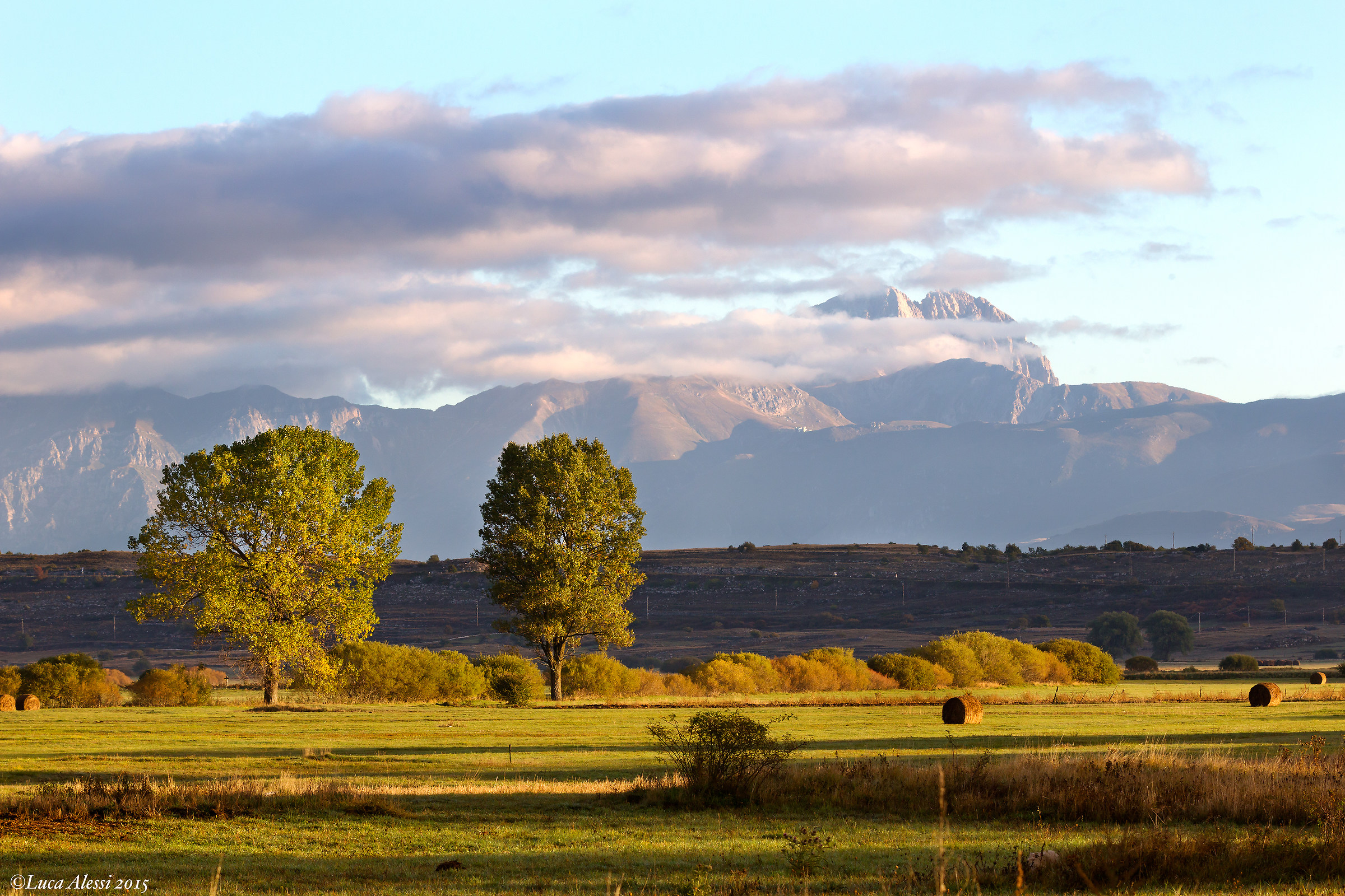 Dawn on the plateau of the Rocche