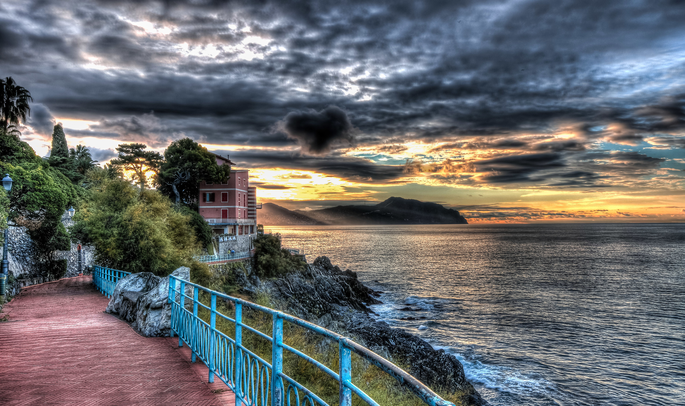 Black heart of Portofino ...