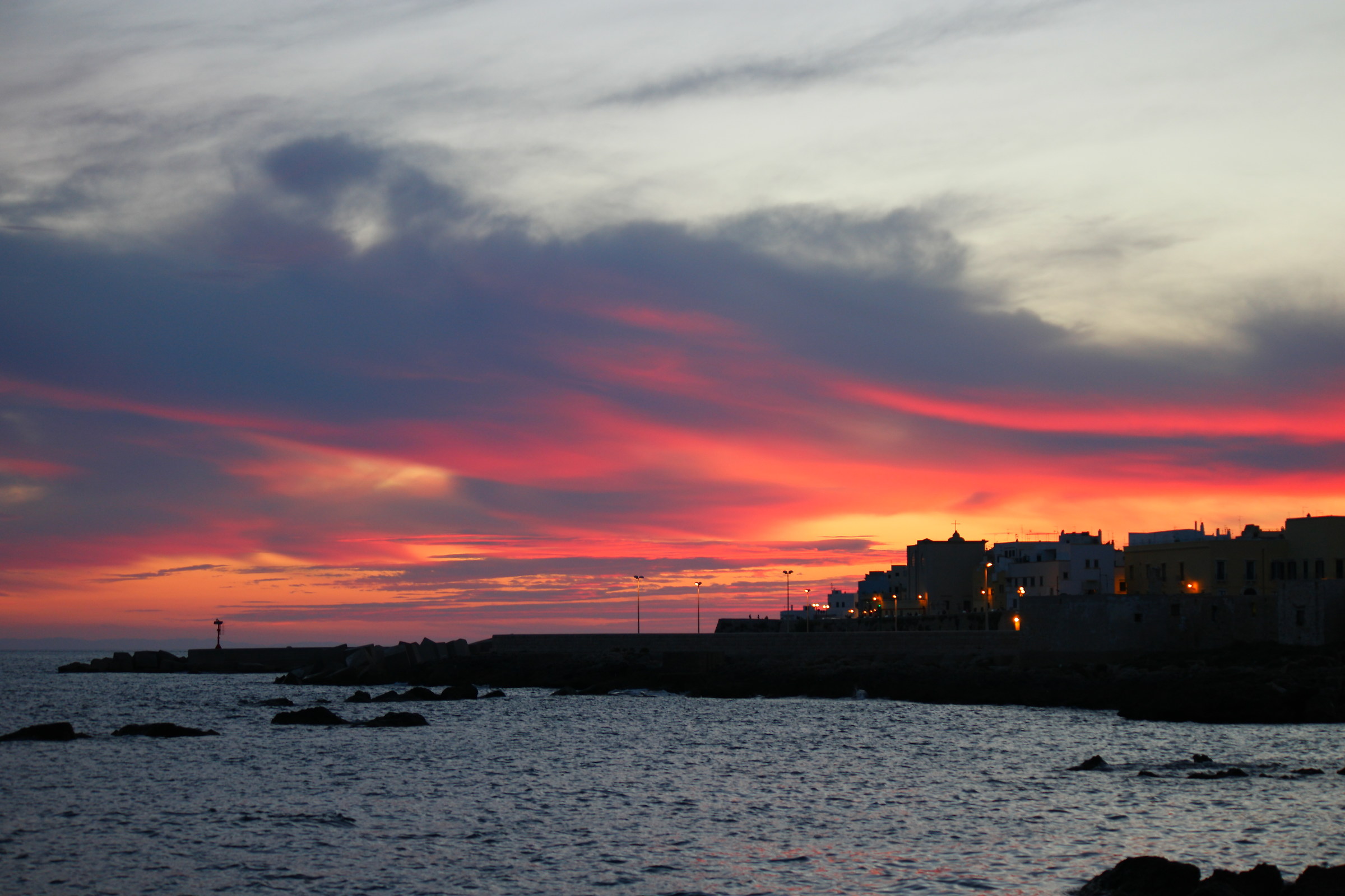 cielo color porpora molo del Canneto Gallipoli