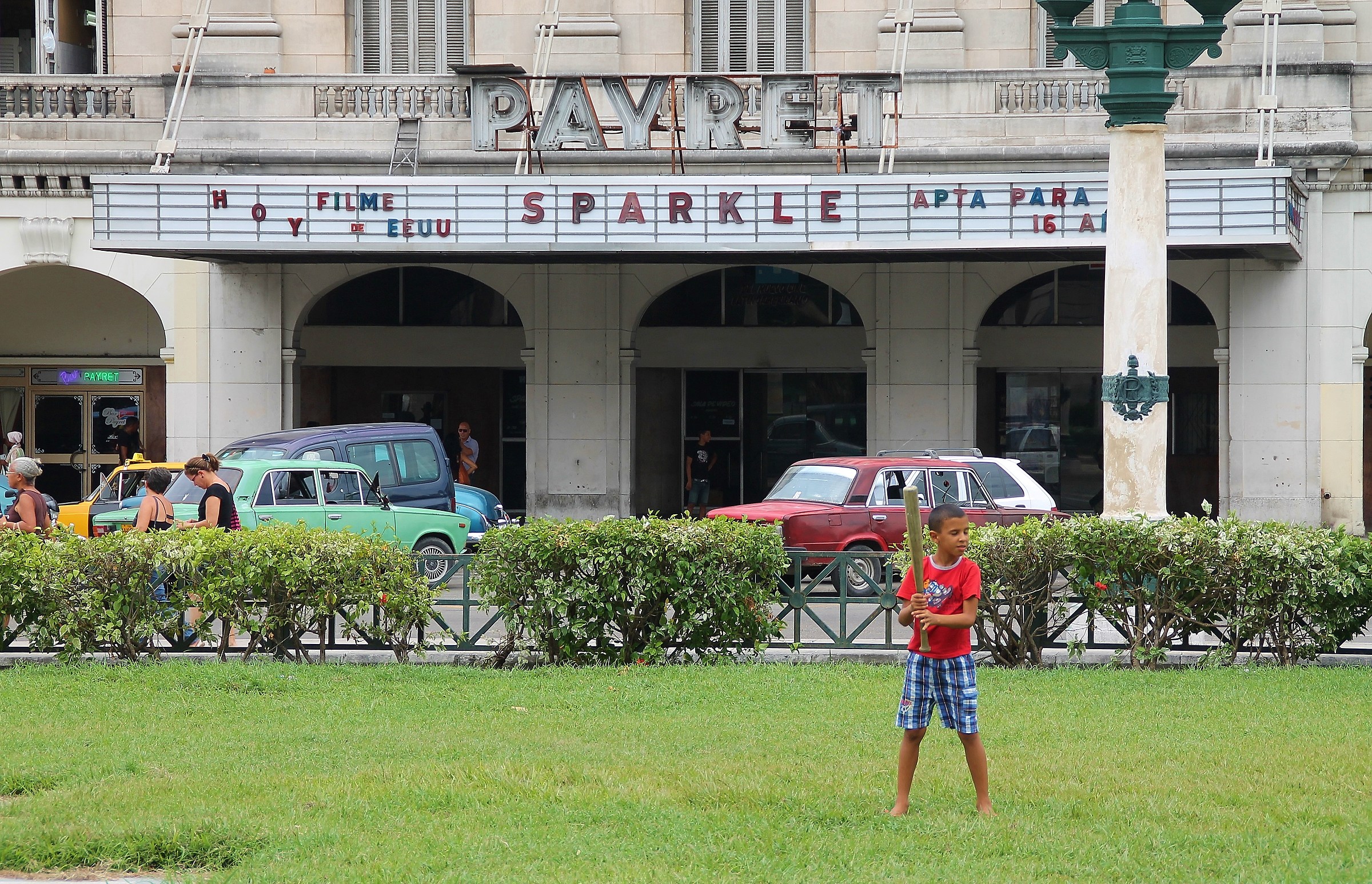 l' Habana - Bambini giocano a baseball