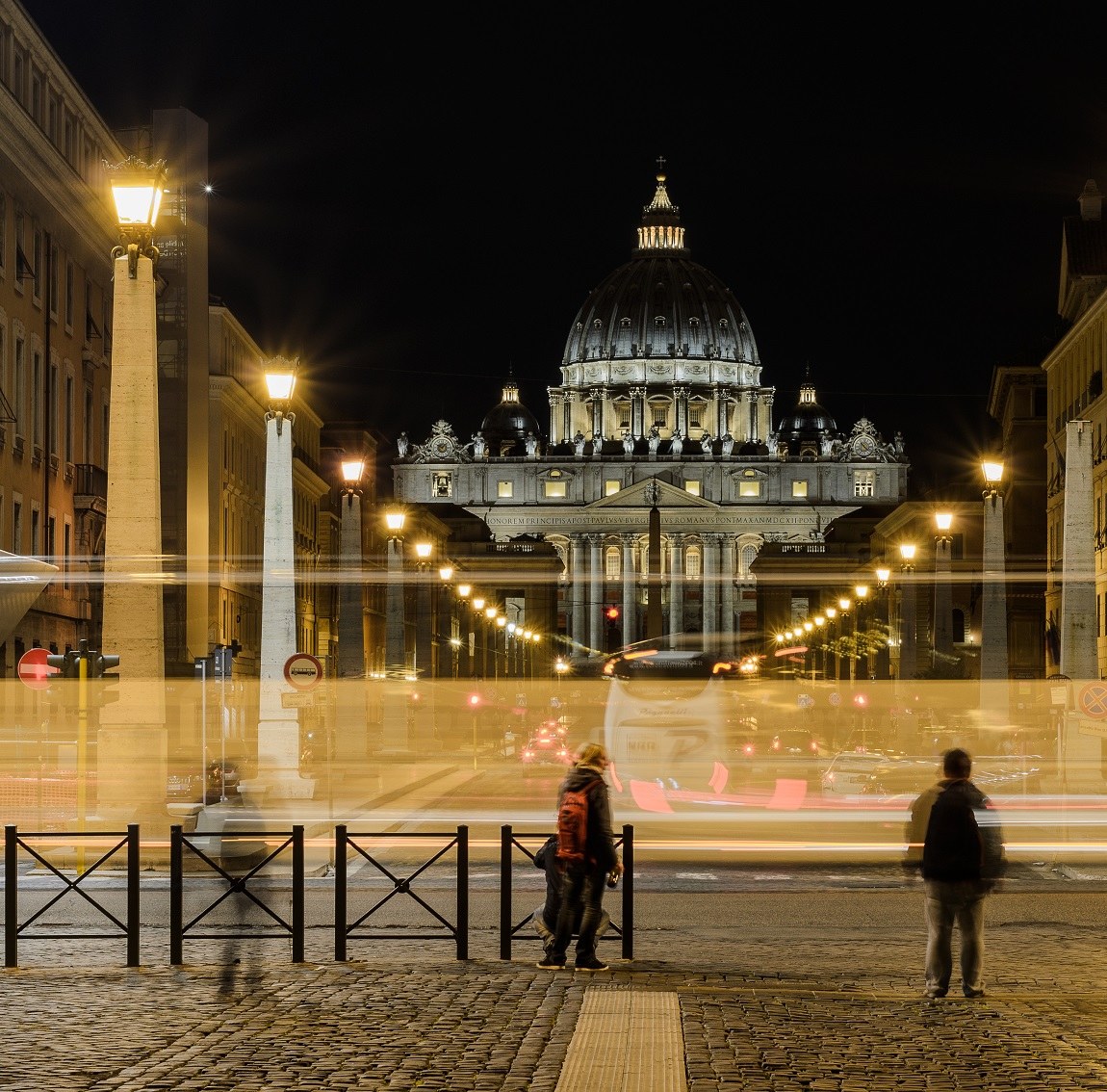 intoccabile muro davanti Vaticano...
