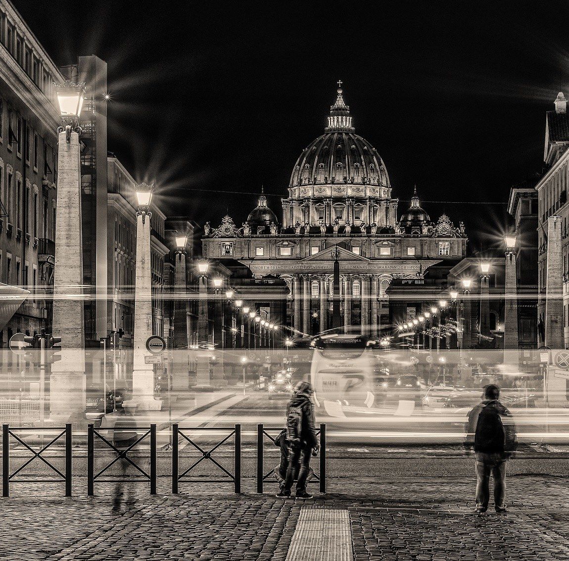 intoccabile muro davanti Vaticano...