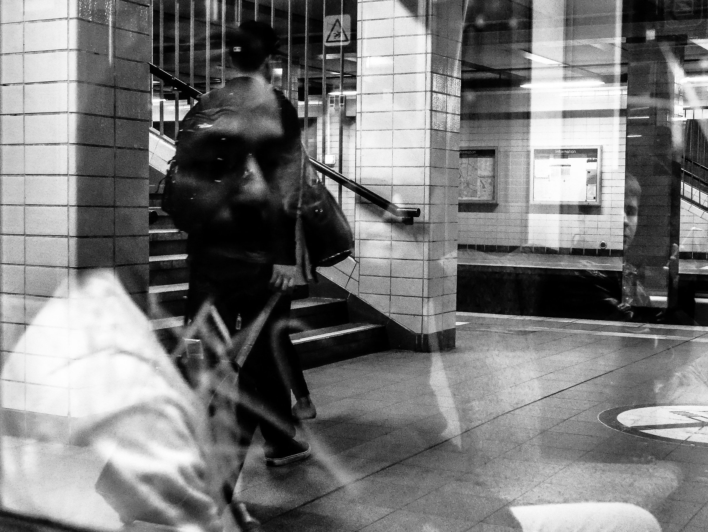 Berlin, station 2 station: riflessi (u-bahn)