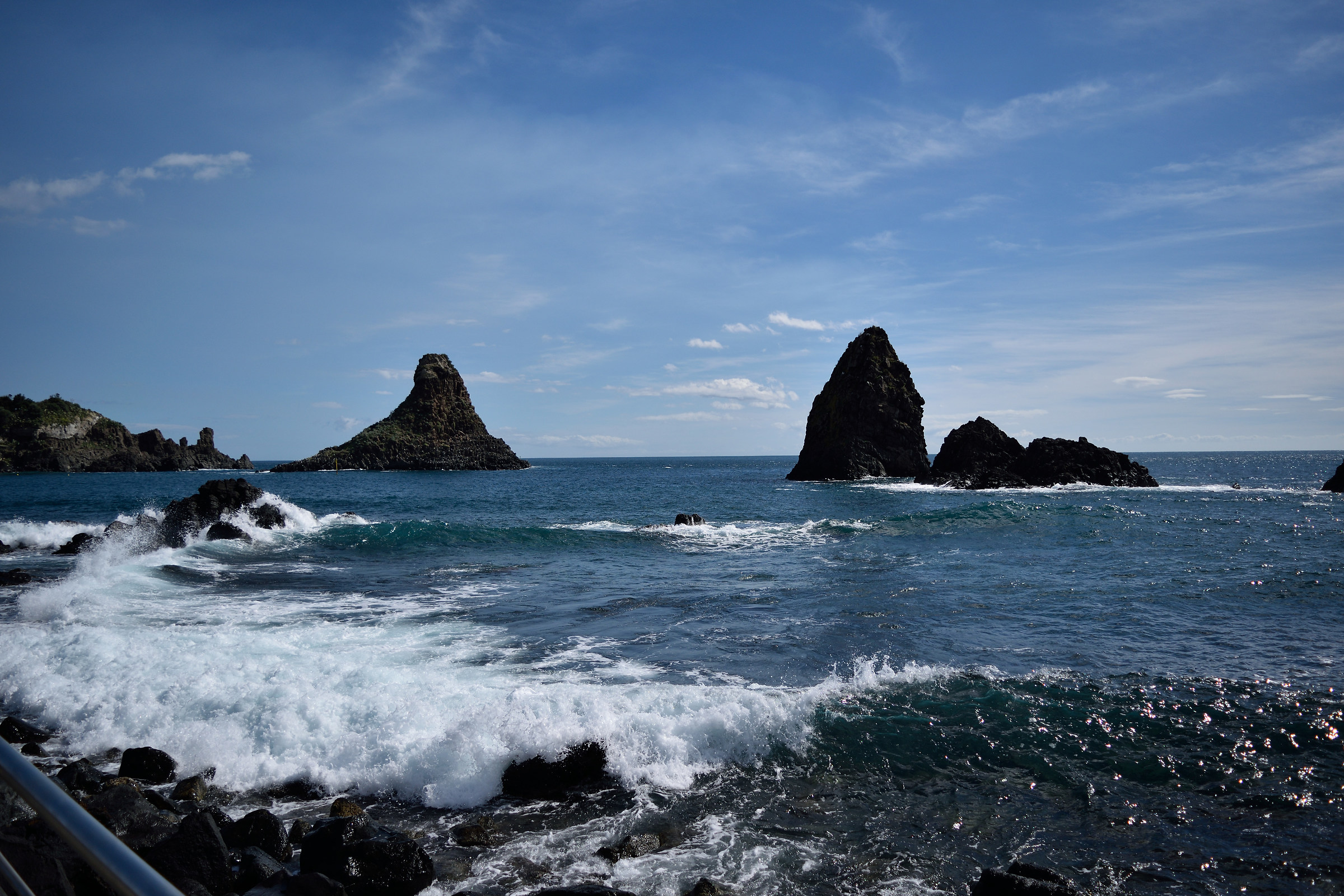 Mare agitato ai faraglioni...