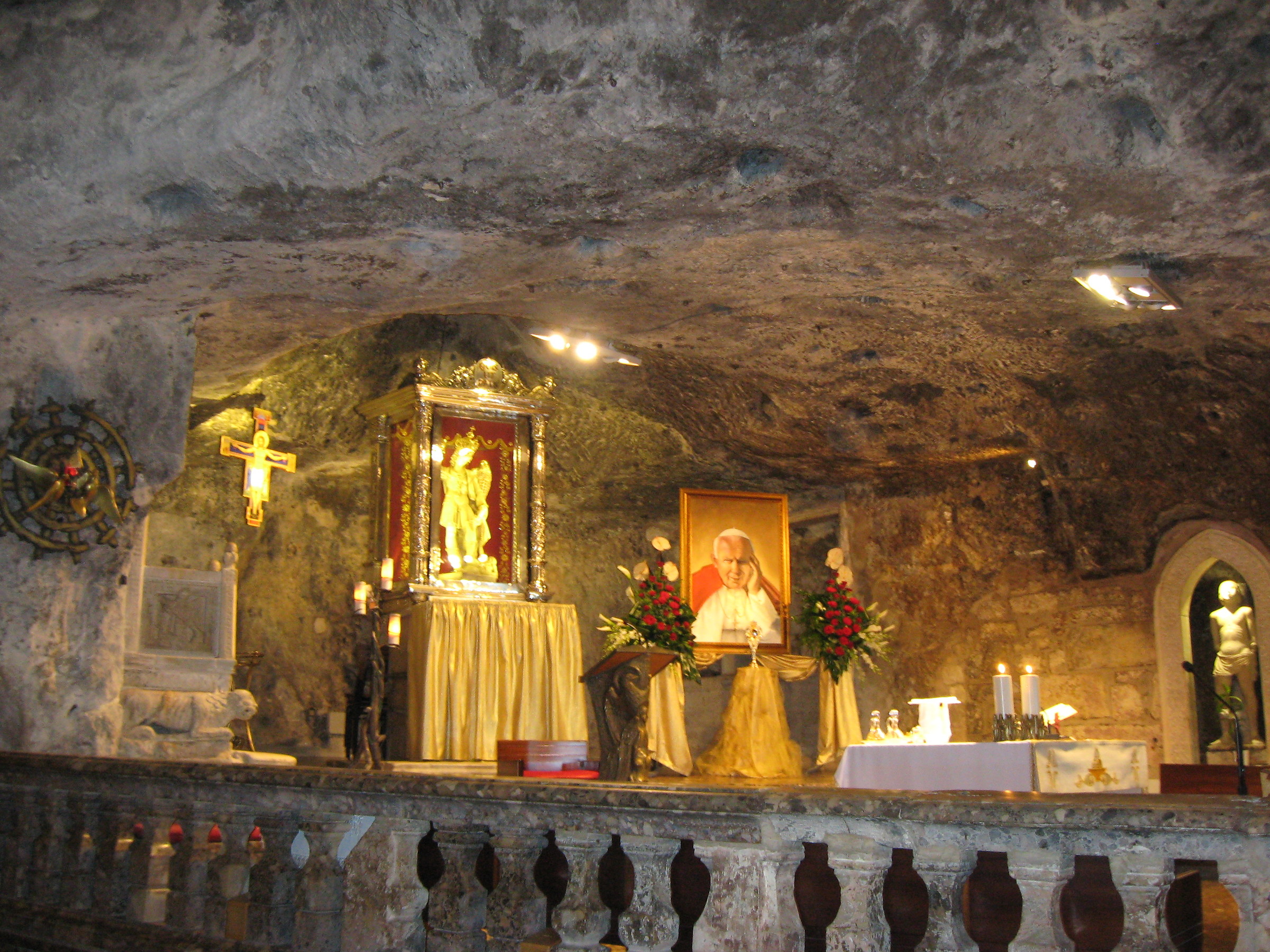 La Grotta di San Michele a Monte Sant'Angelo