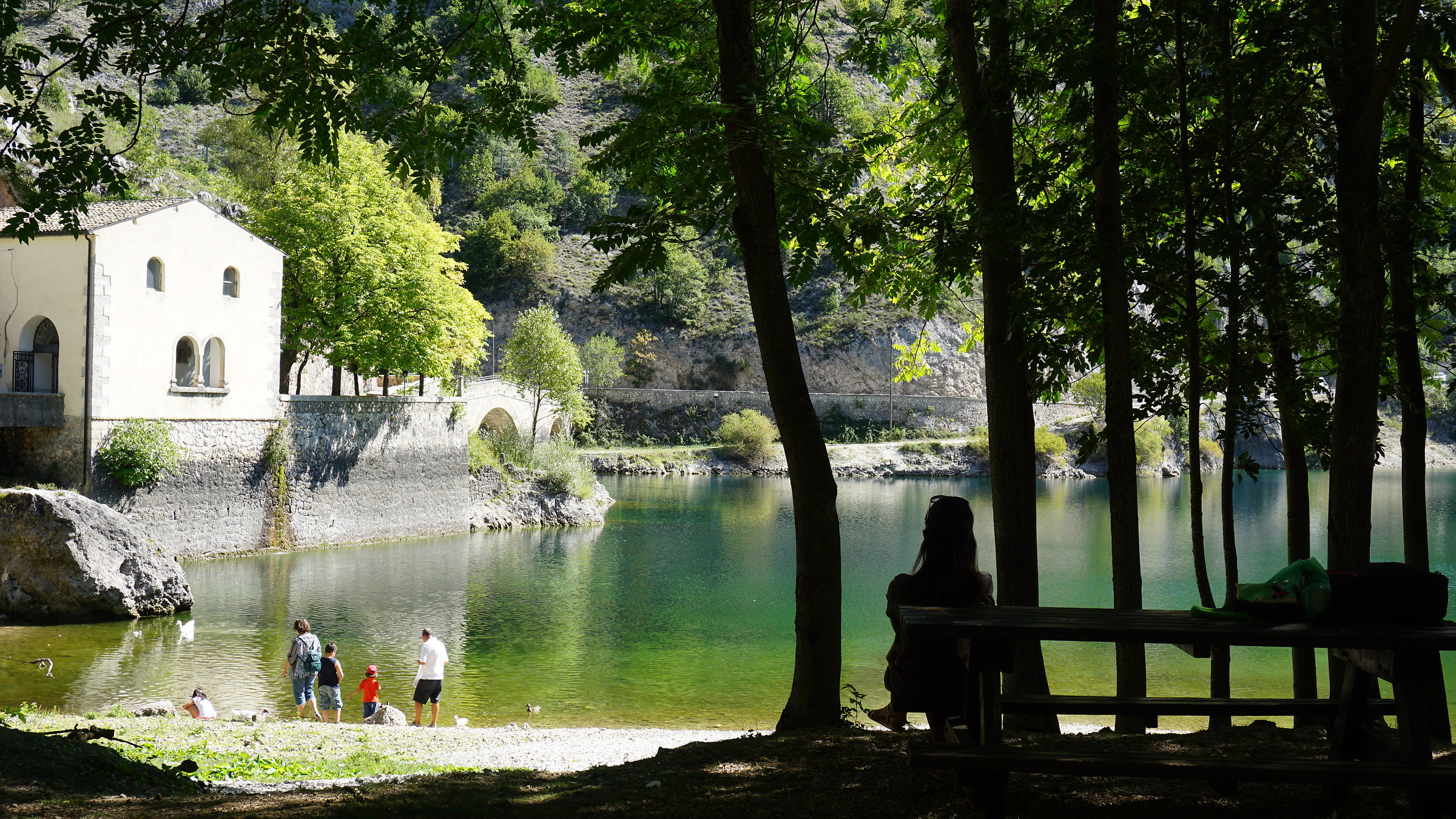 Osservare la quiete sull'acqua.