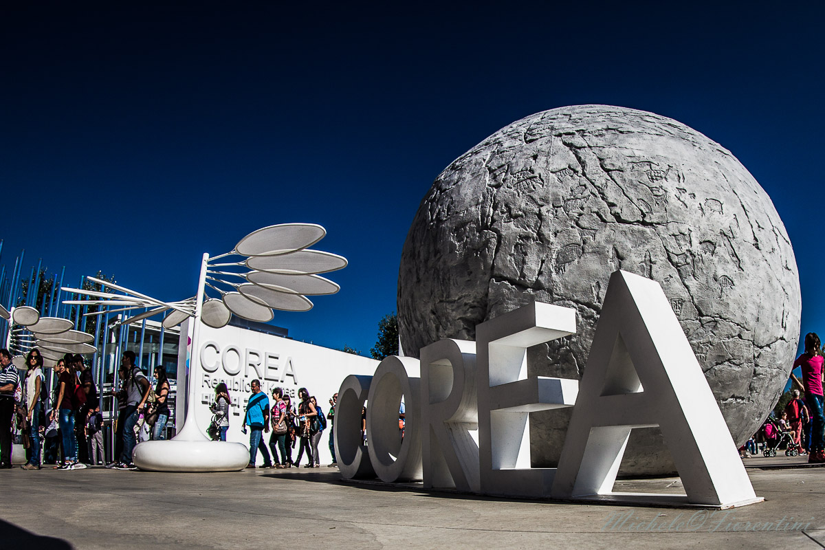 EXPO ... the world at your fingertips