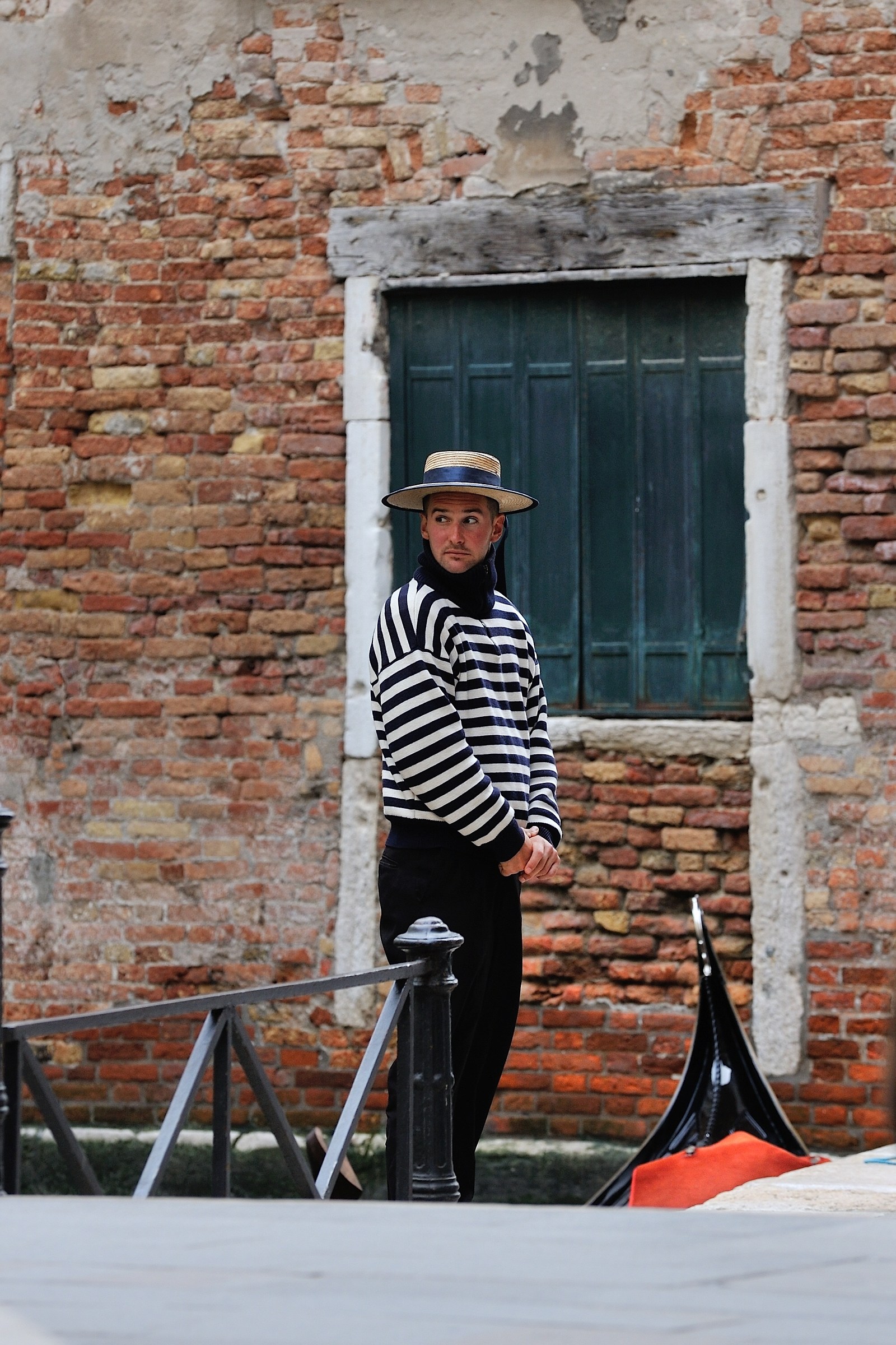 Gondoliere in attesa...