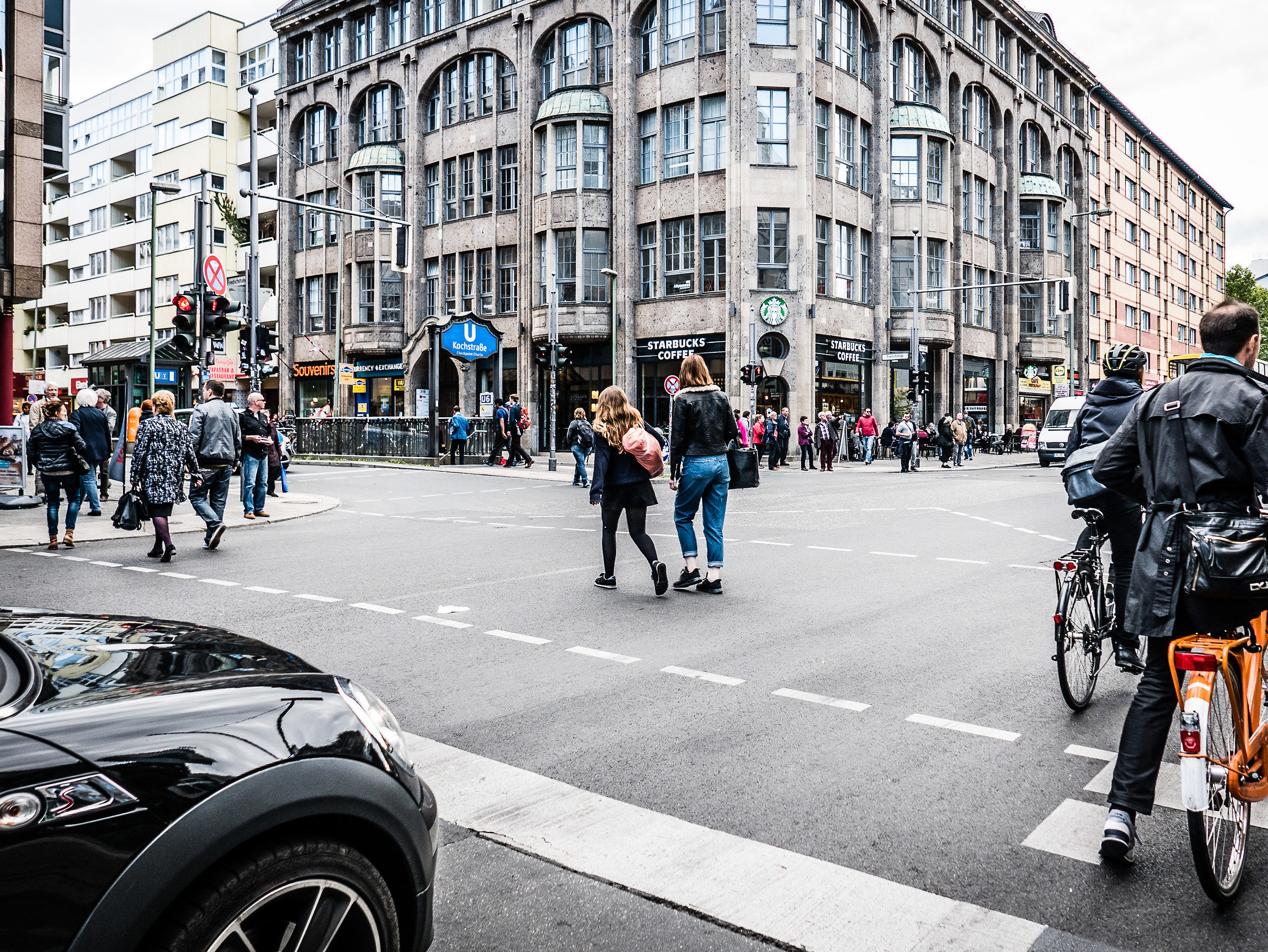 Berlin, station 2 station: the crossroad