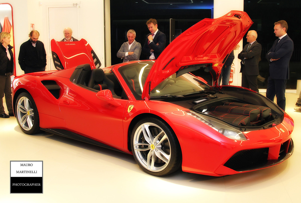 Presentazione Ferrari 488 Spider