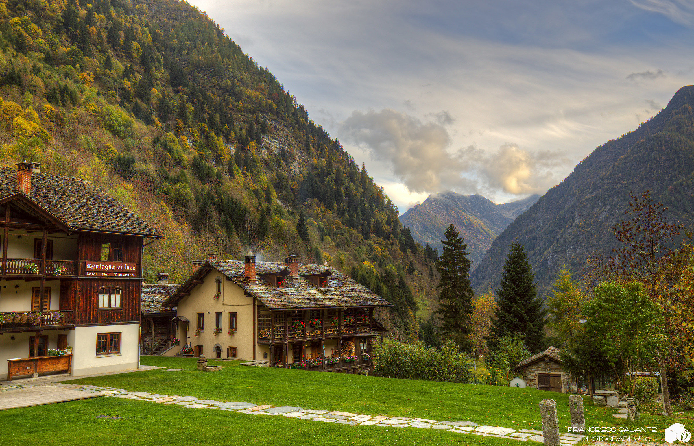 Alagna - the fall colors ...