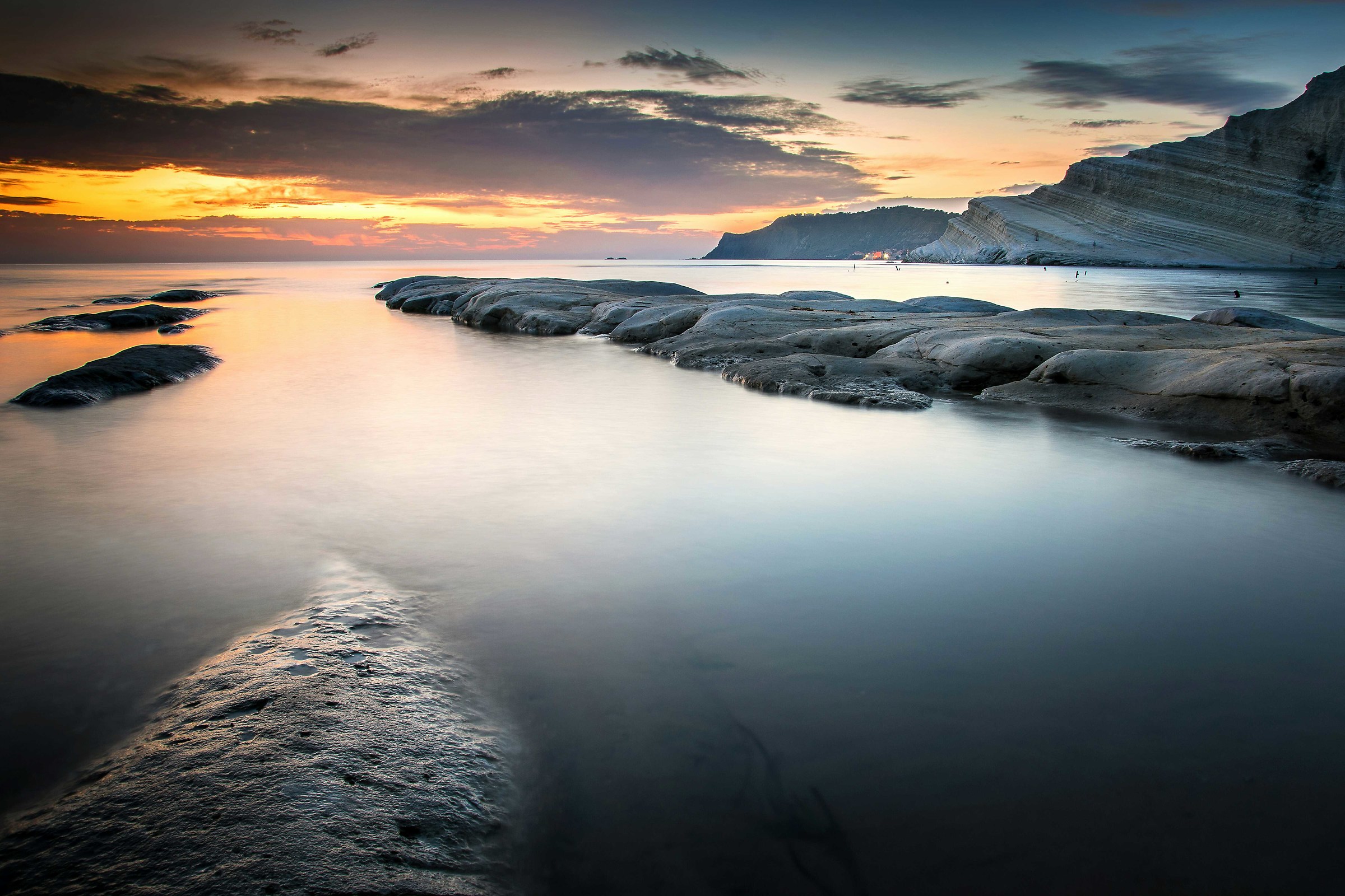 Sunset at the scale of the Turks (reorganization)