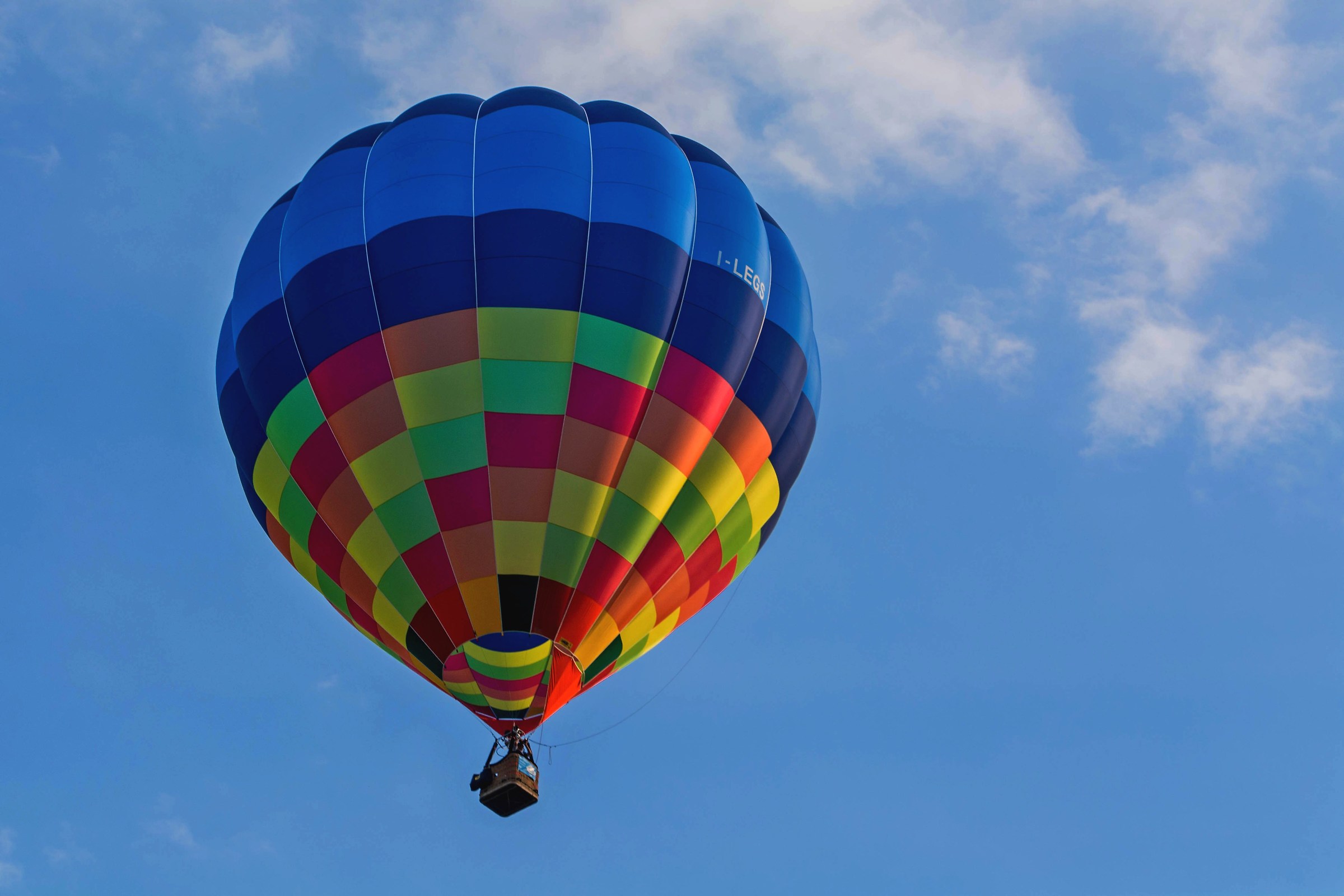 A hot air balloon