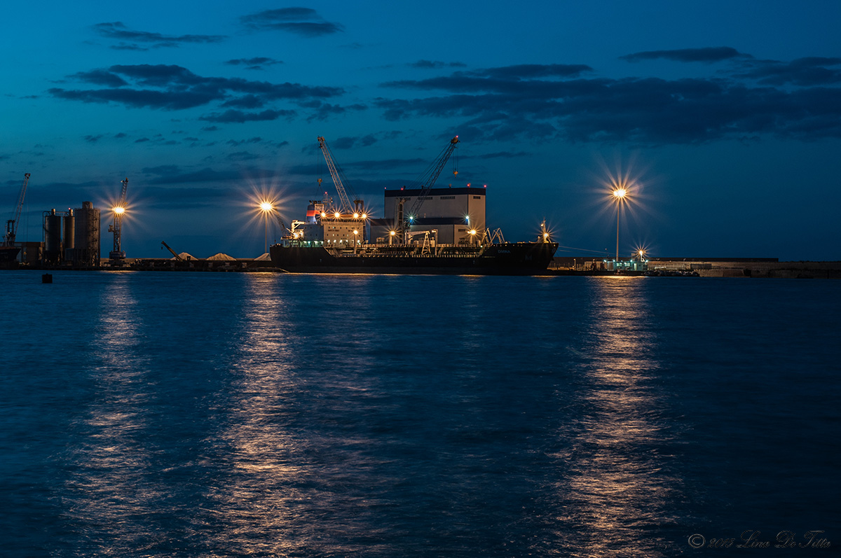 ..passeggiando sul porto...