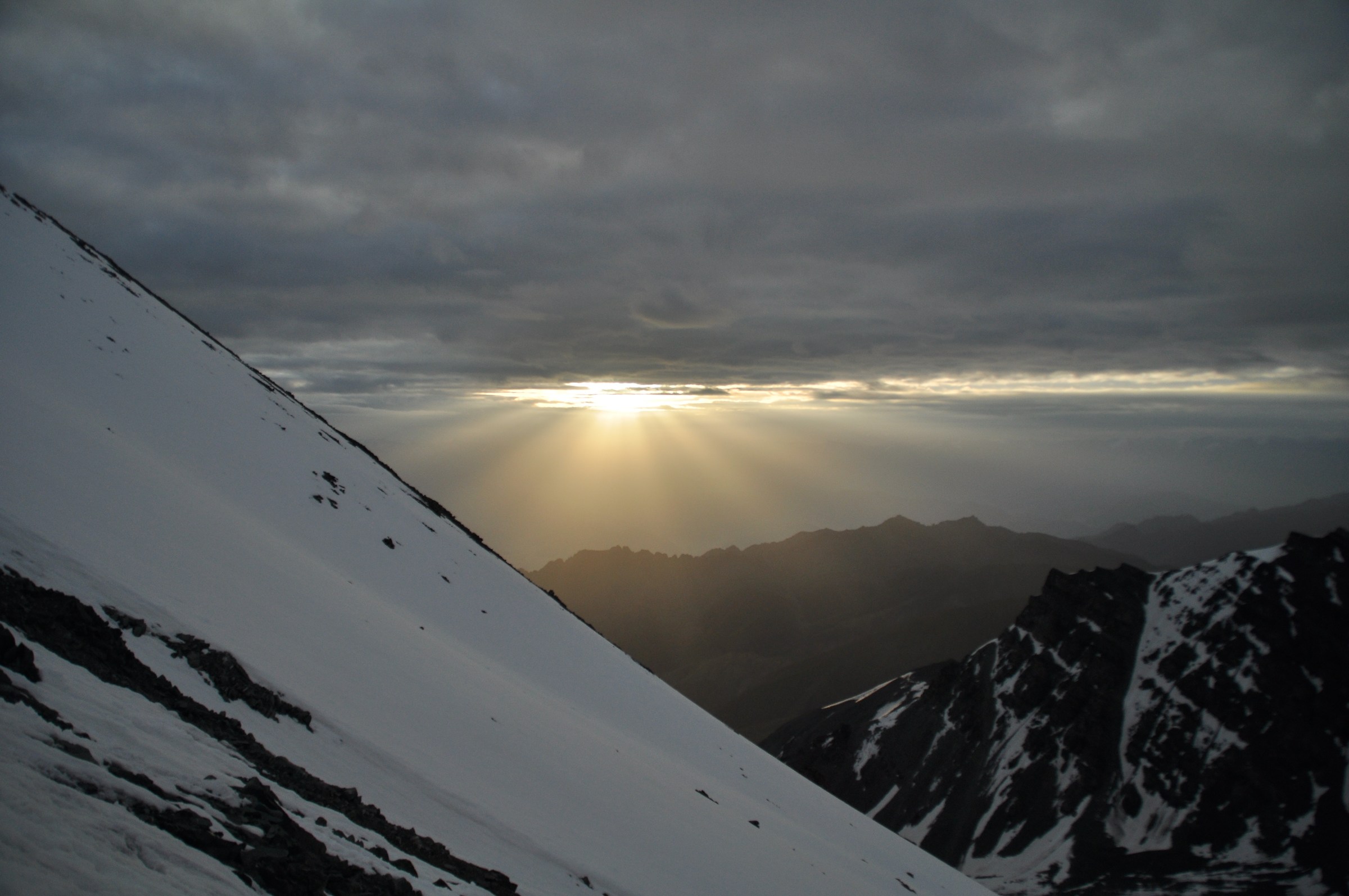 Sunrising on the road to Summit