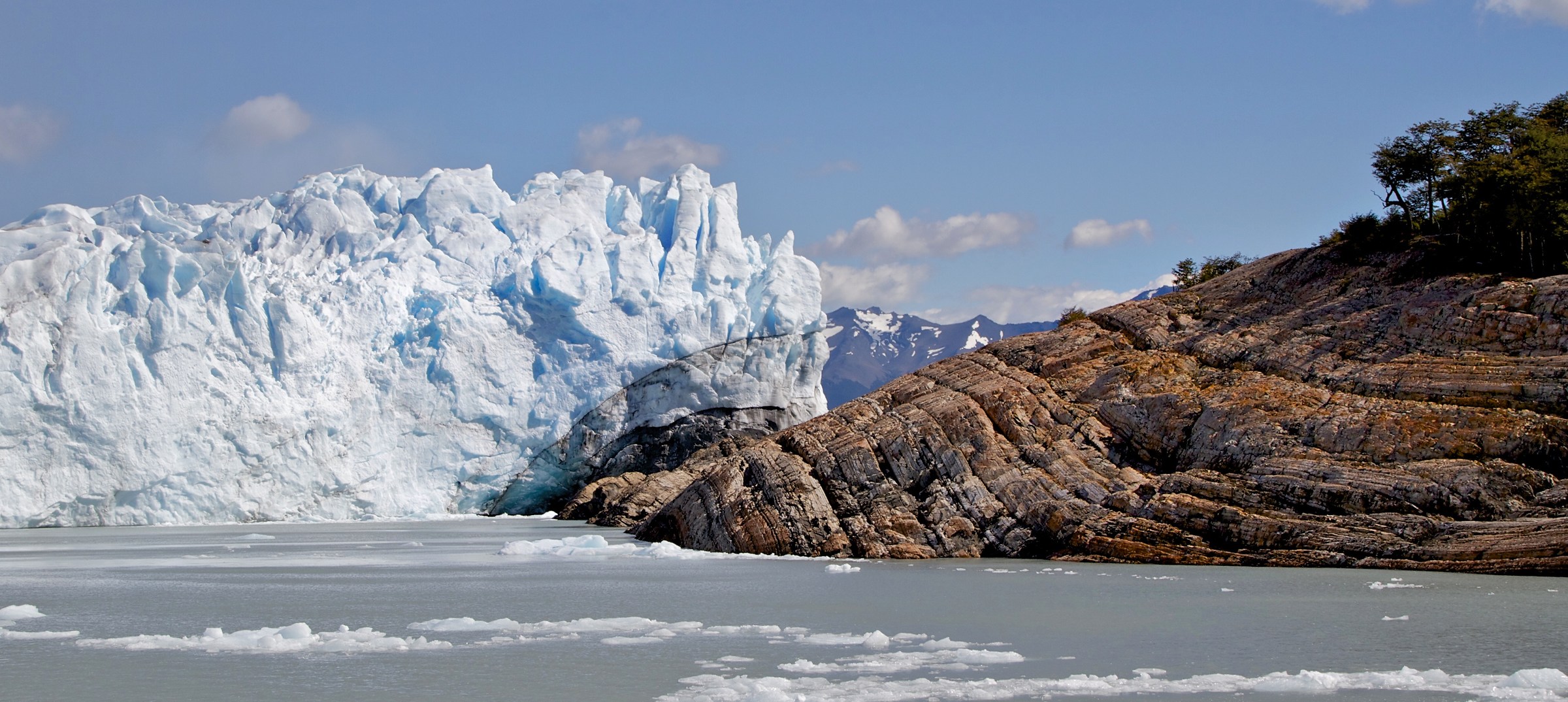 la terra incontra il ghiaccio