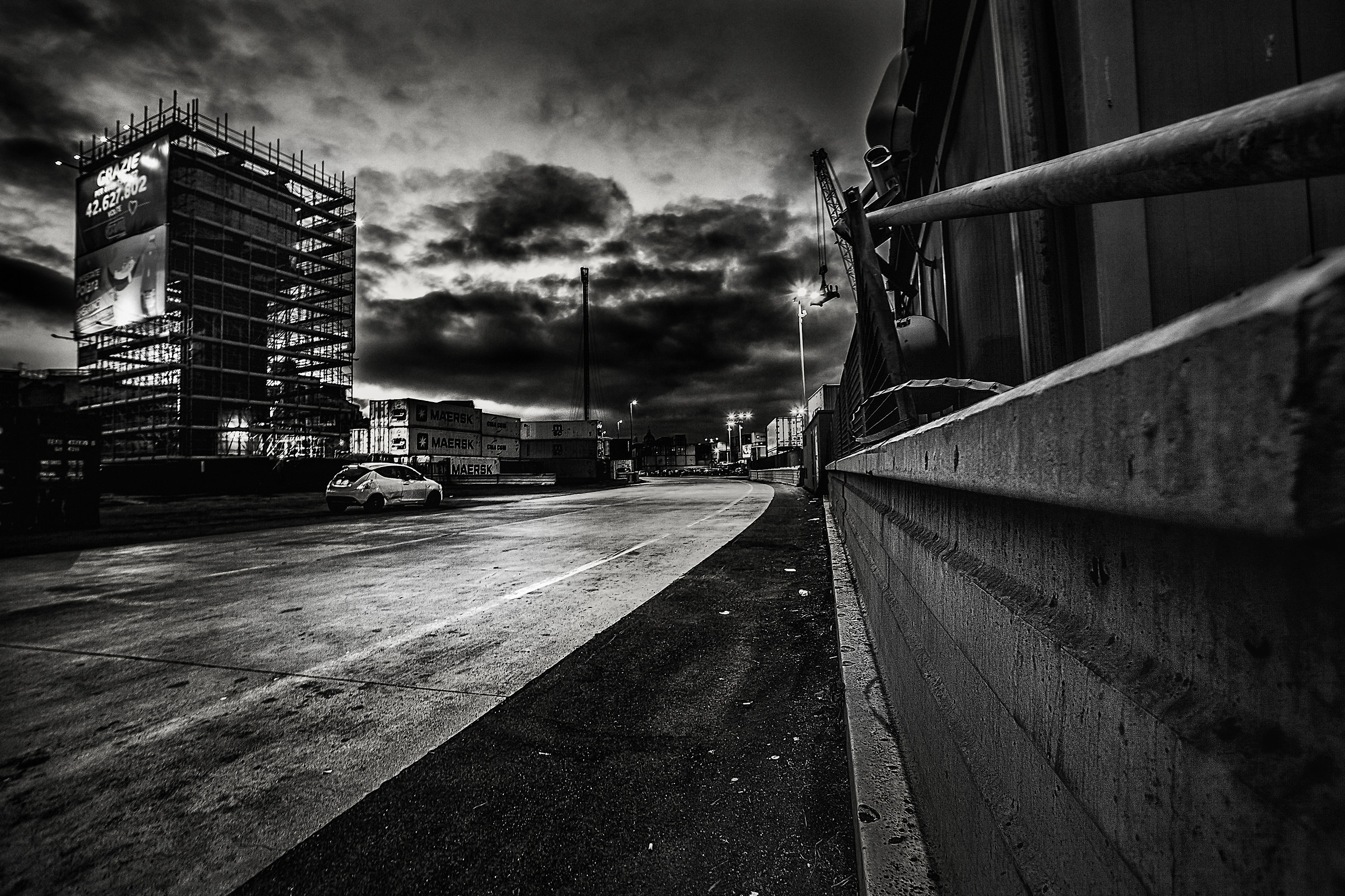 S Frank Miller's (Sin City in side)