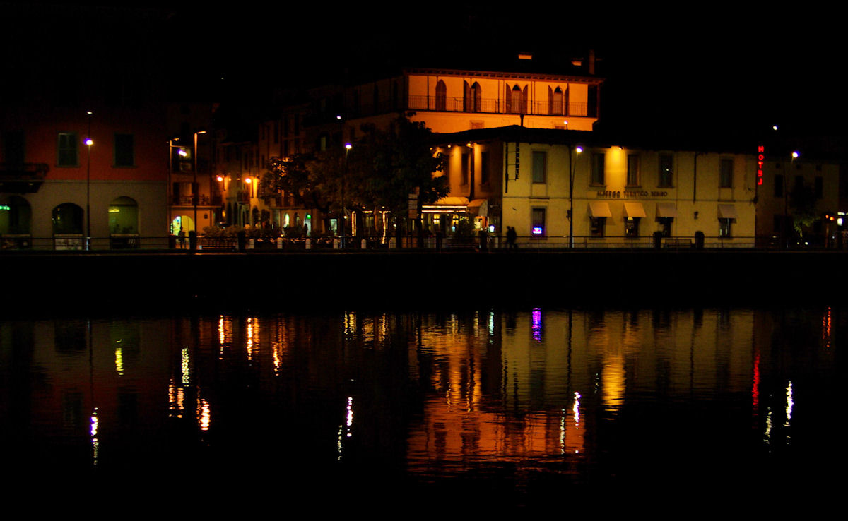 Sarnico di notte