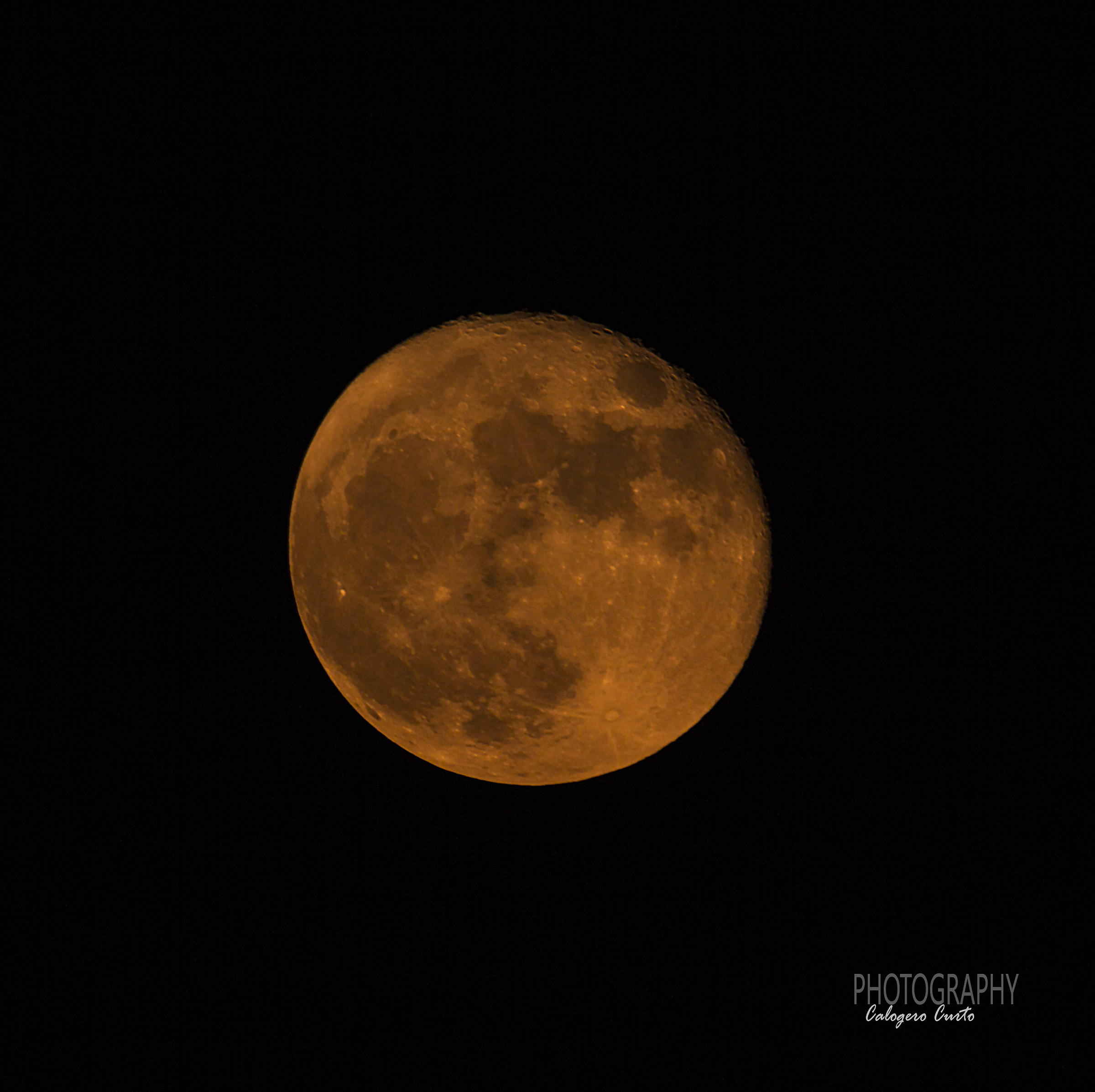 Moon of October 28, 2015 19:00