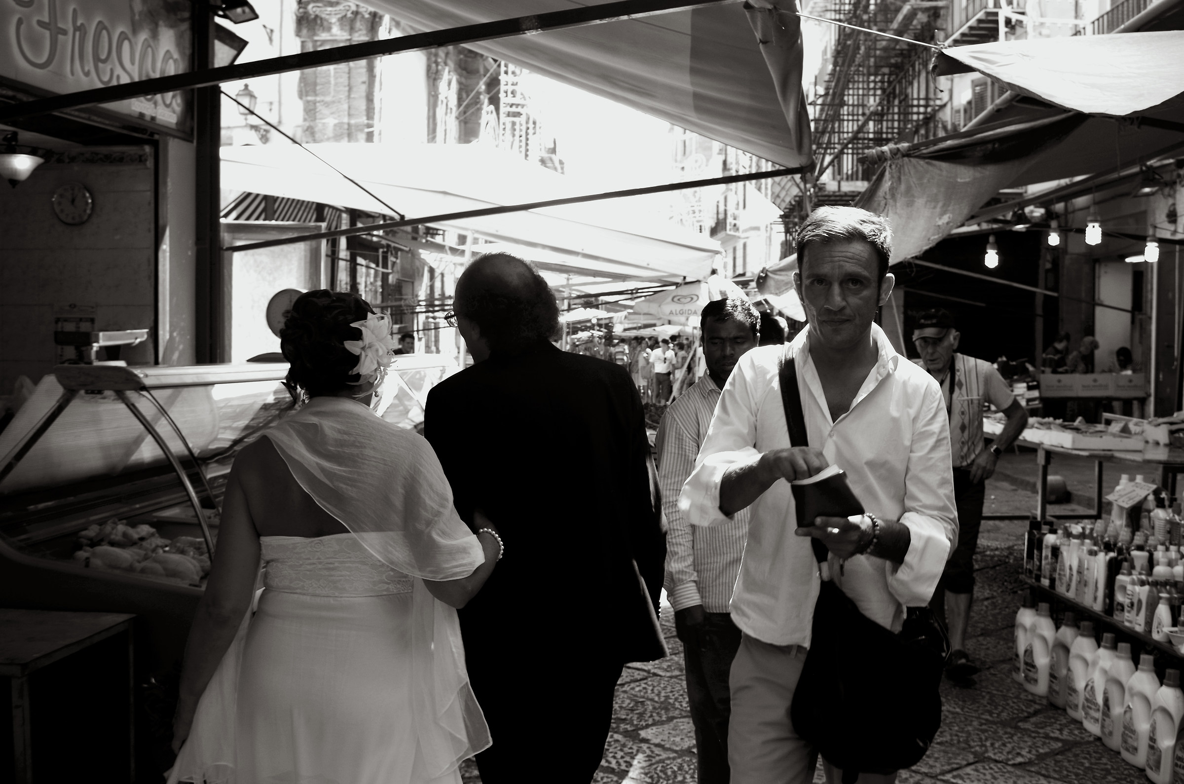 Sposini al mercato